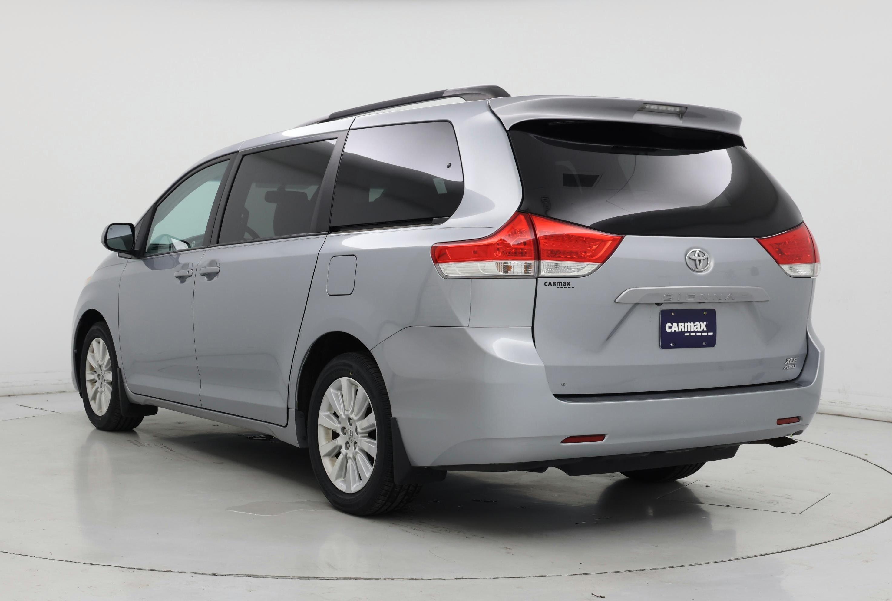 Thumbnail: 2014 Toyota Sienna - 2