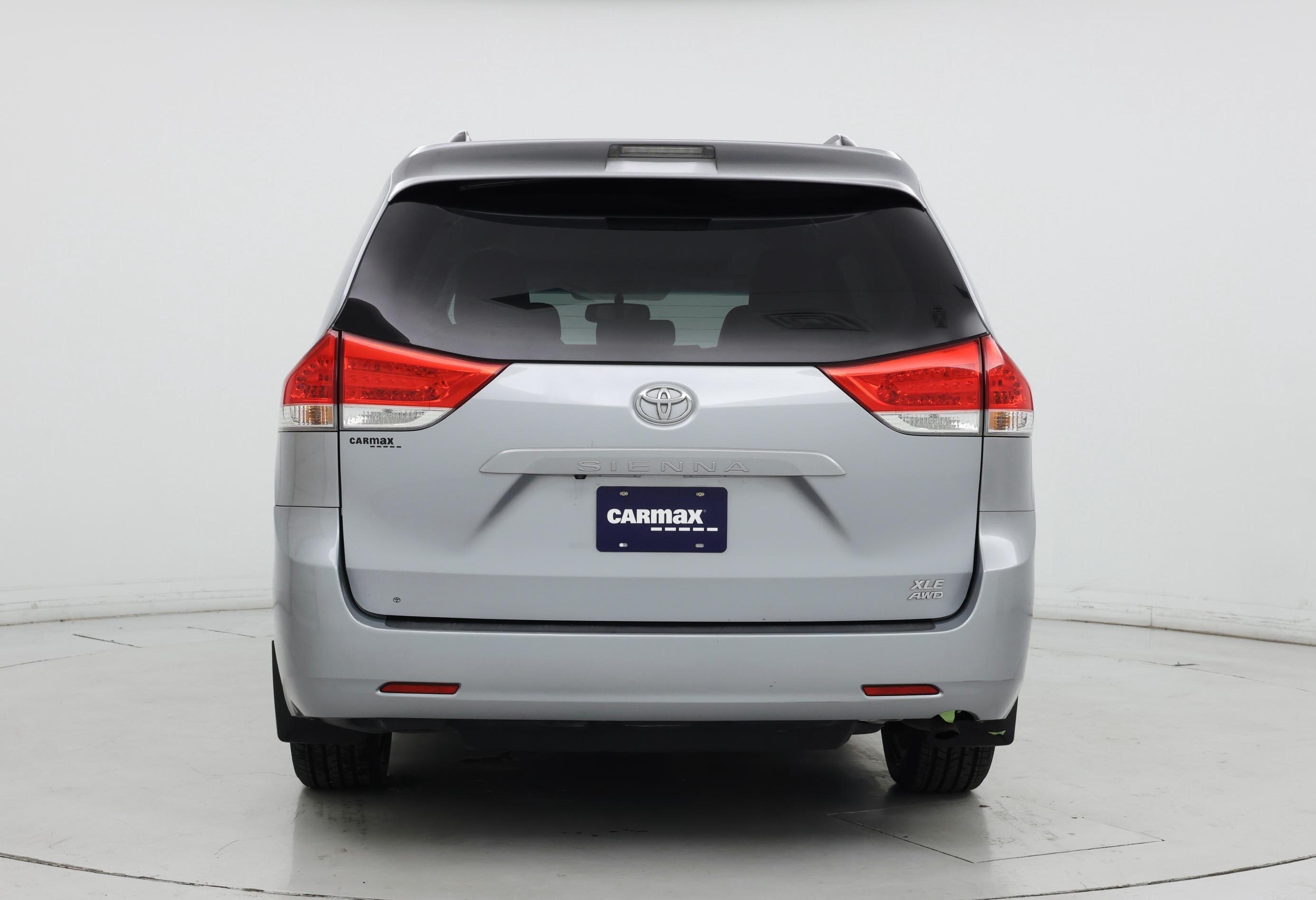 Thumbnail: 2014 Toyota Sienna - 6