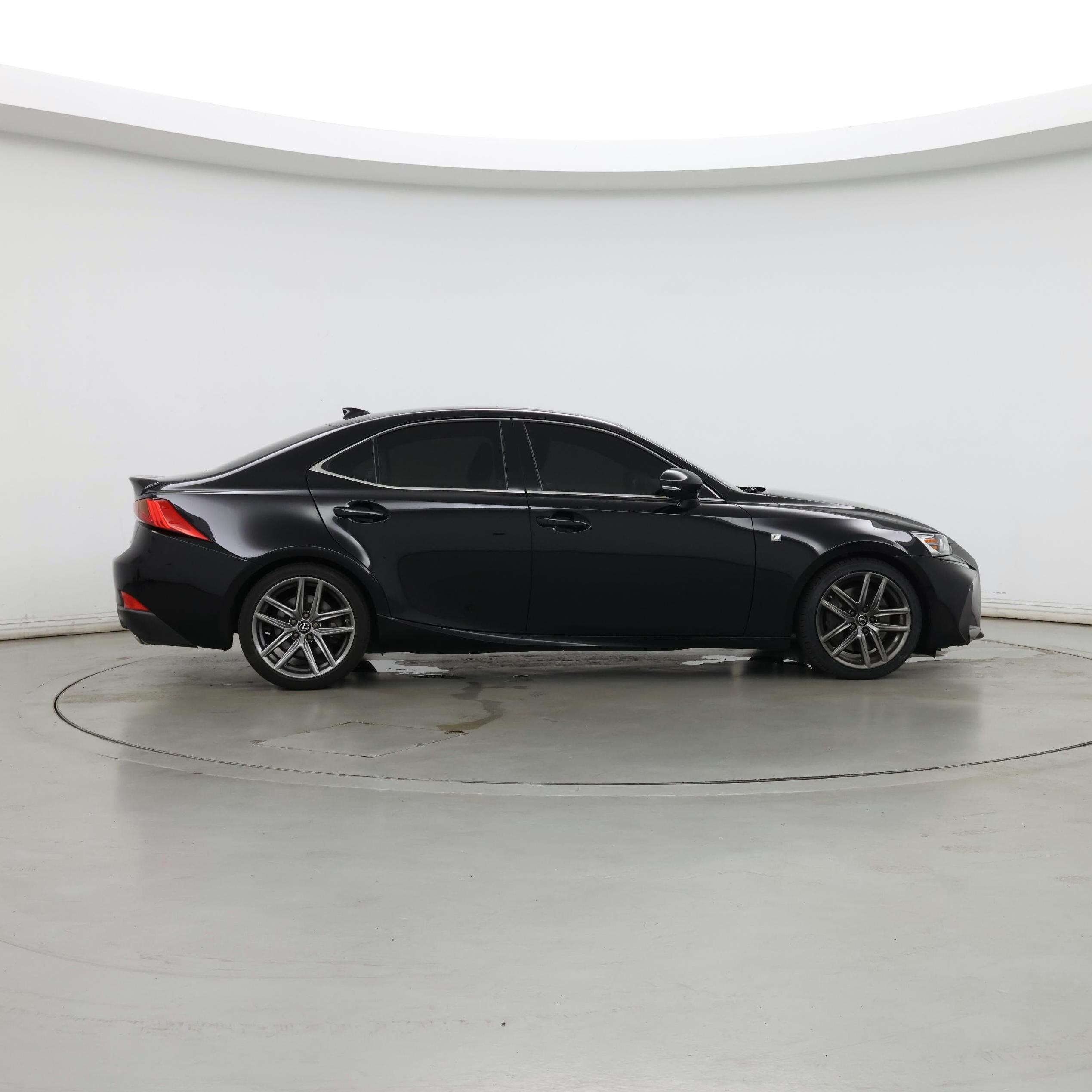 Thumbnail: 2019 Lexus IS - 7