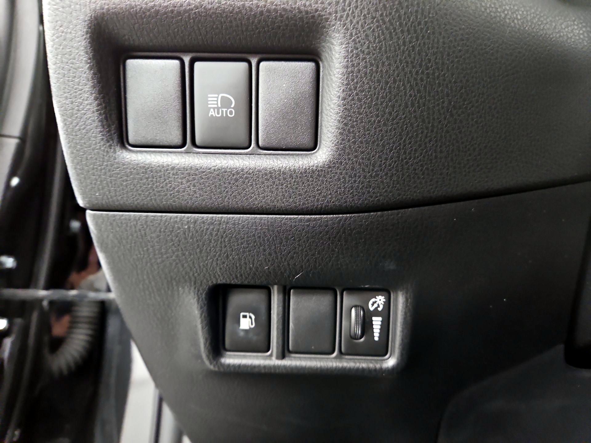 Thumbnail: 2019 Toyota C-HR - 13