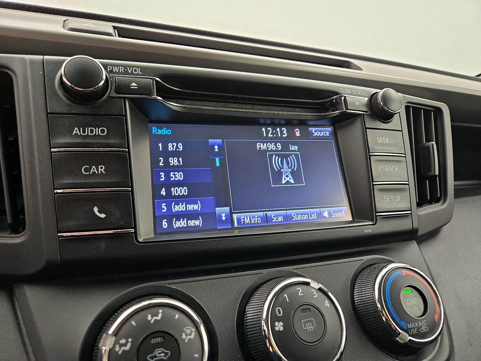 Thumbnail: 2016 Toyota RAV4 - 15