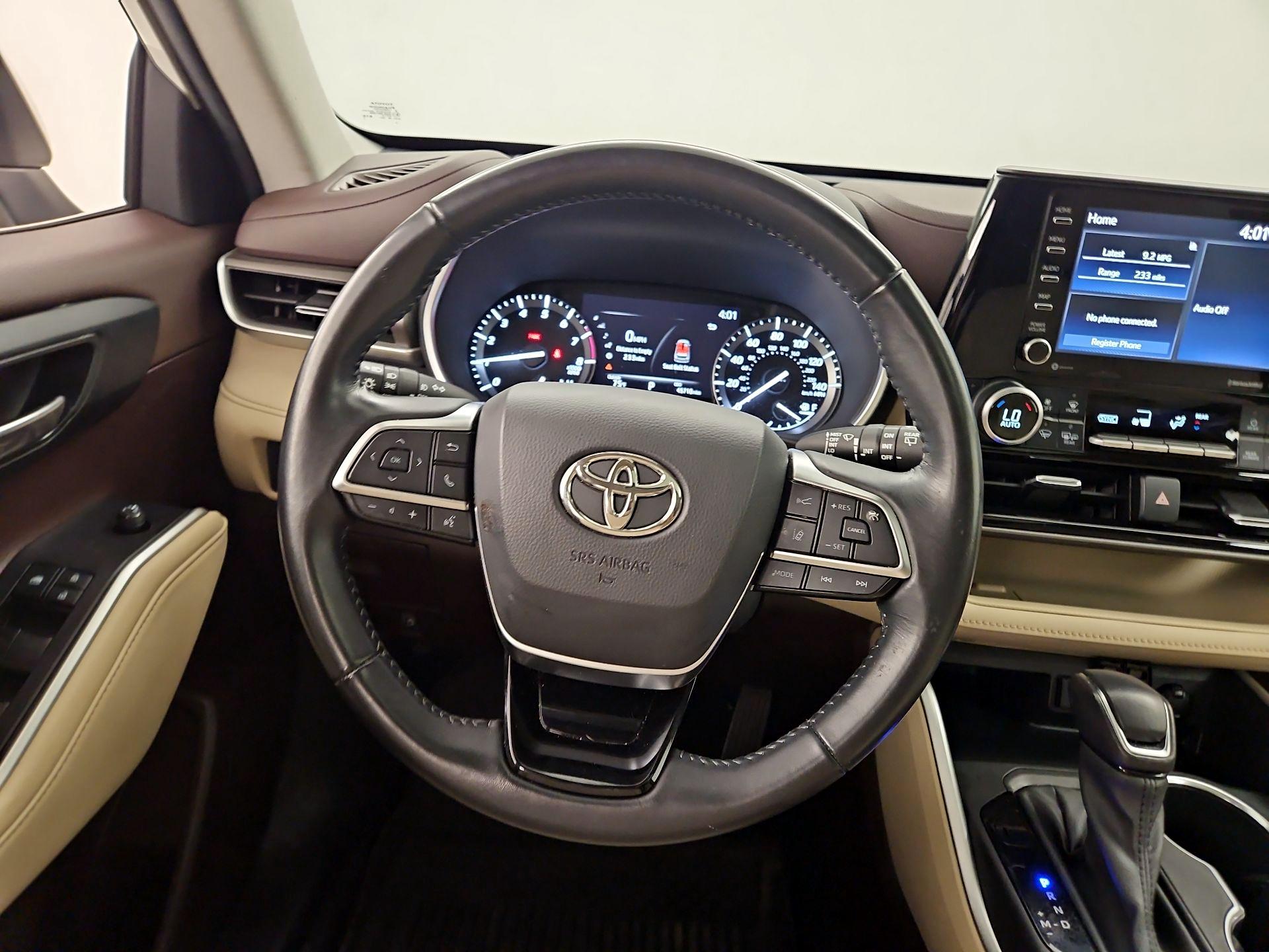 Thumbnail: 2021 Toyota Highlander - 10