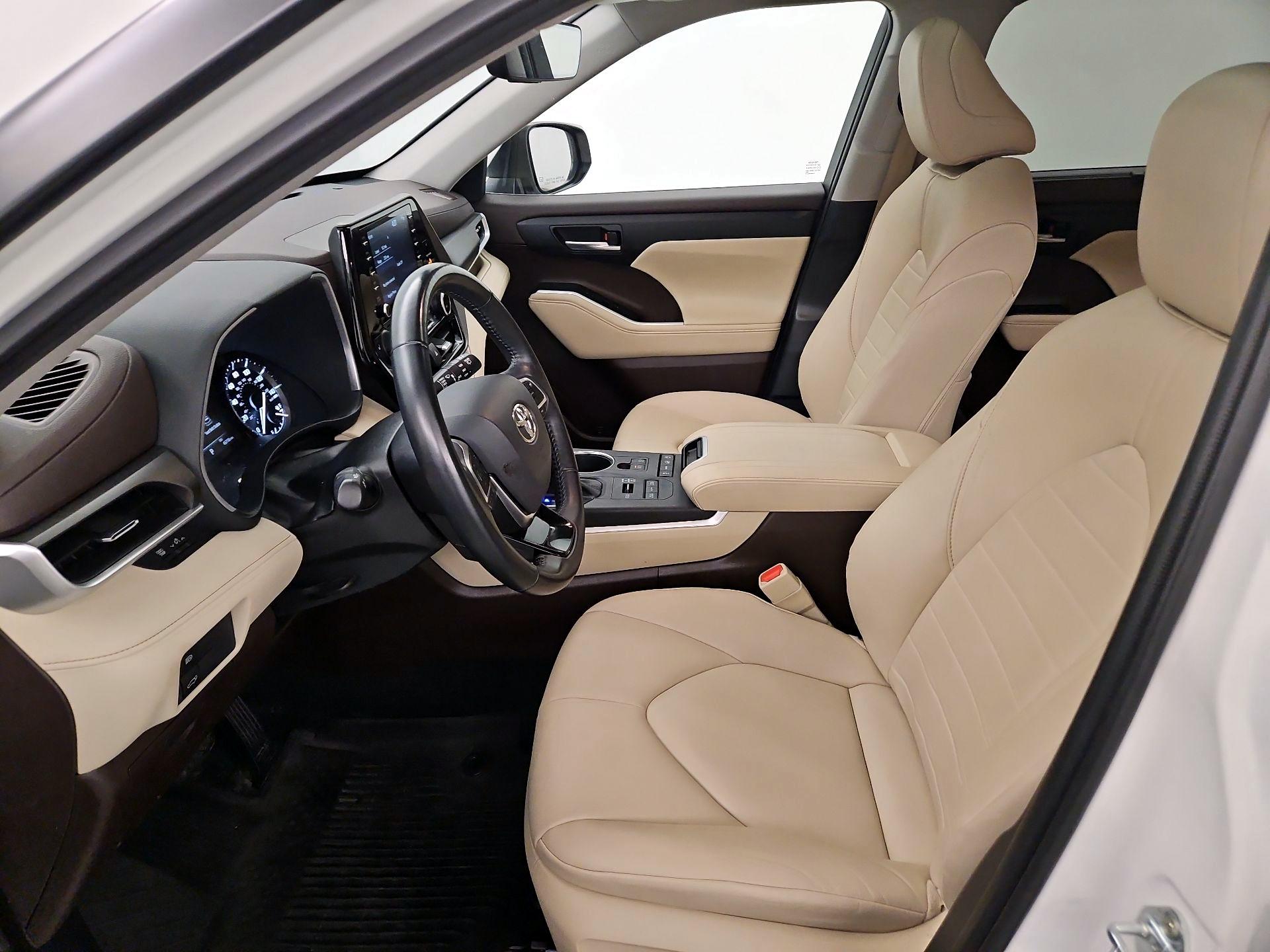 Thumbnail: 2021 Toyota Highlander - 11