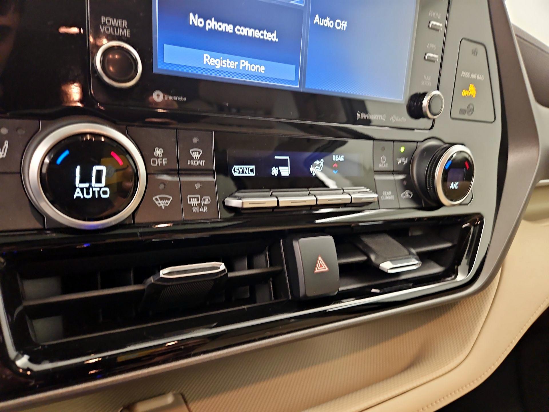Thumbnail: 2021 Toyota Highlander - 16