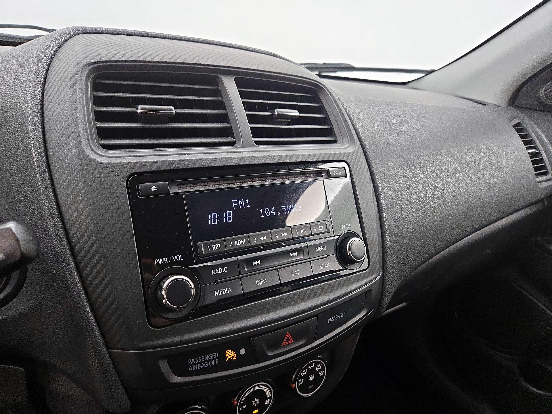 Thumbnail: 2016 Mitsubishi Outlander Sport - 14