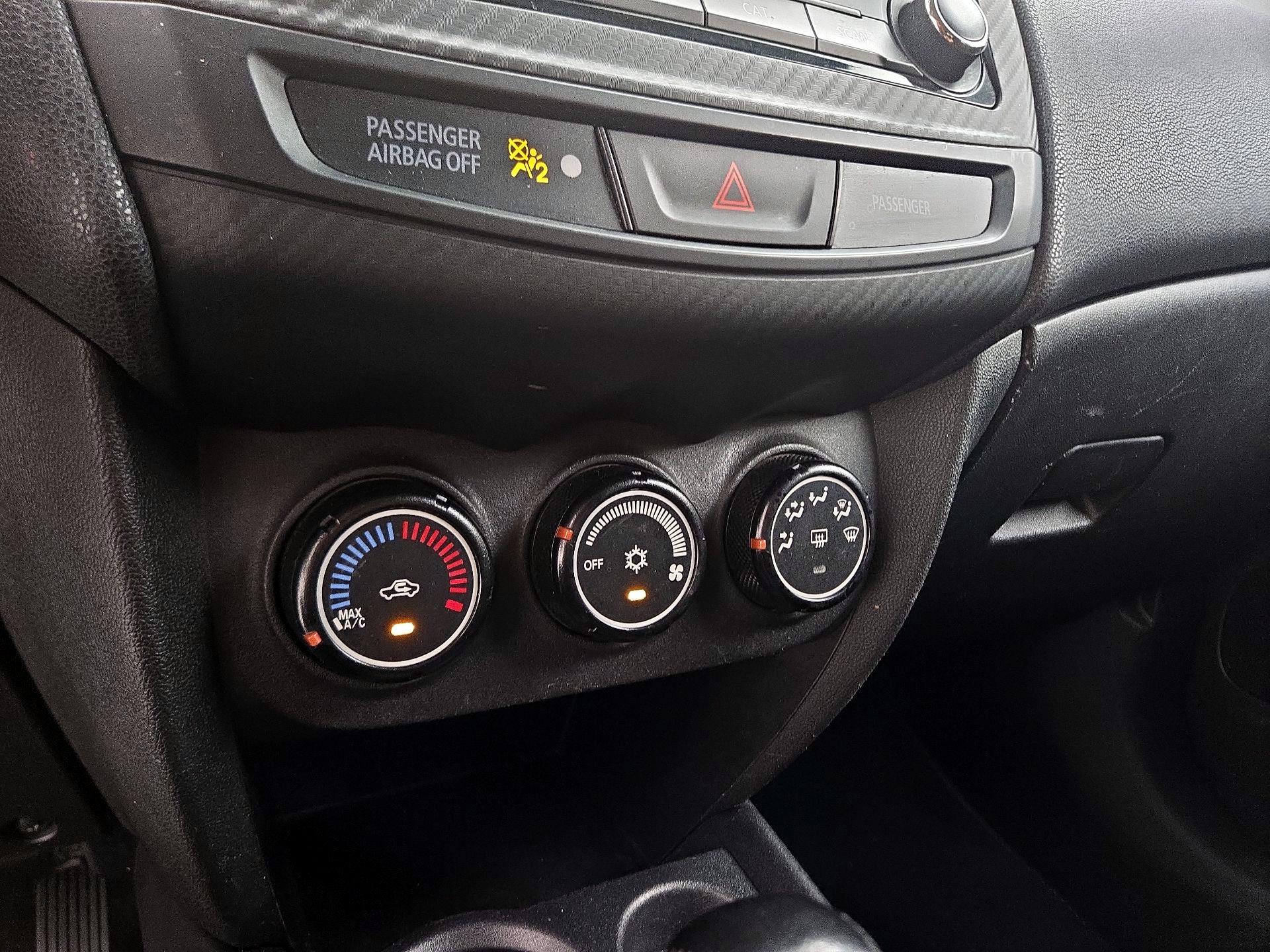 Thumbnail: 2016 Mitsubishi Outlander Sport - 15