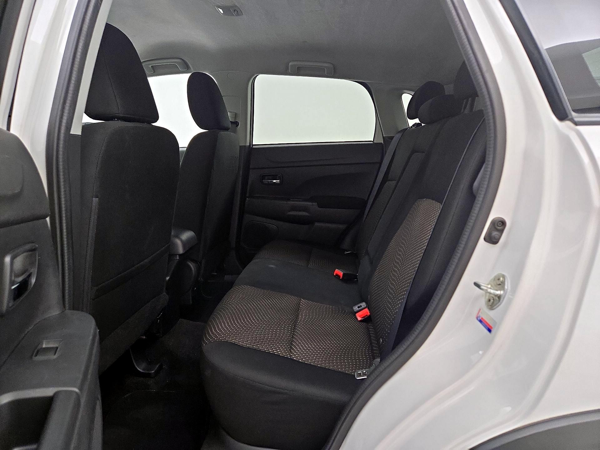 Thumbnail: 2016 Mitsubishi Outlander Sport - 18