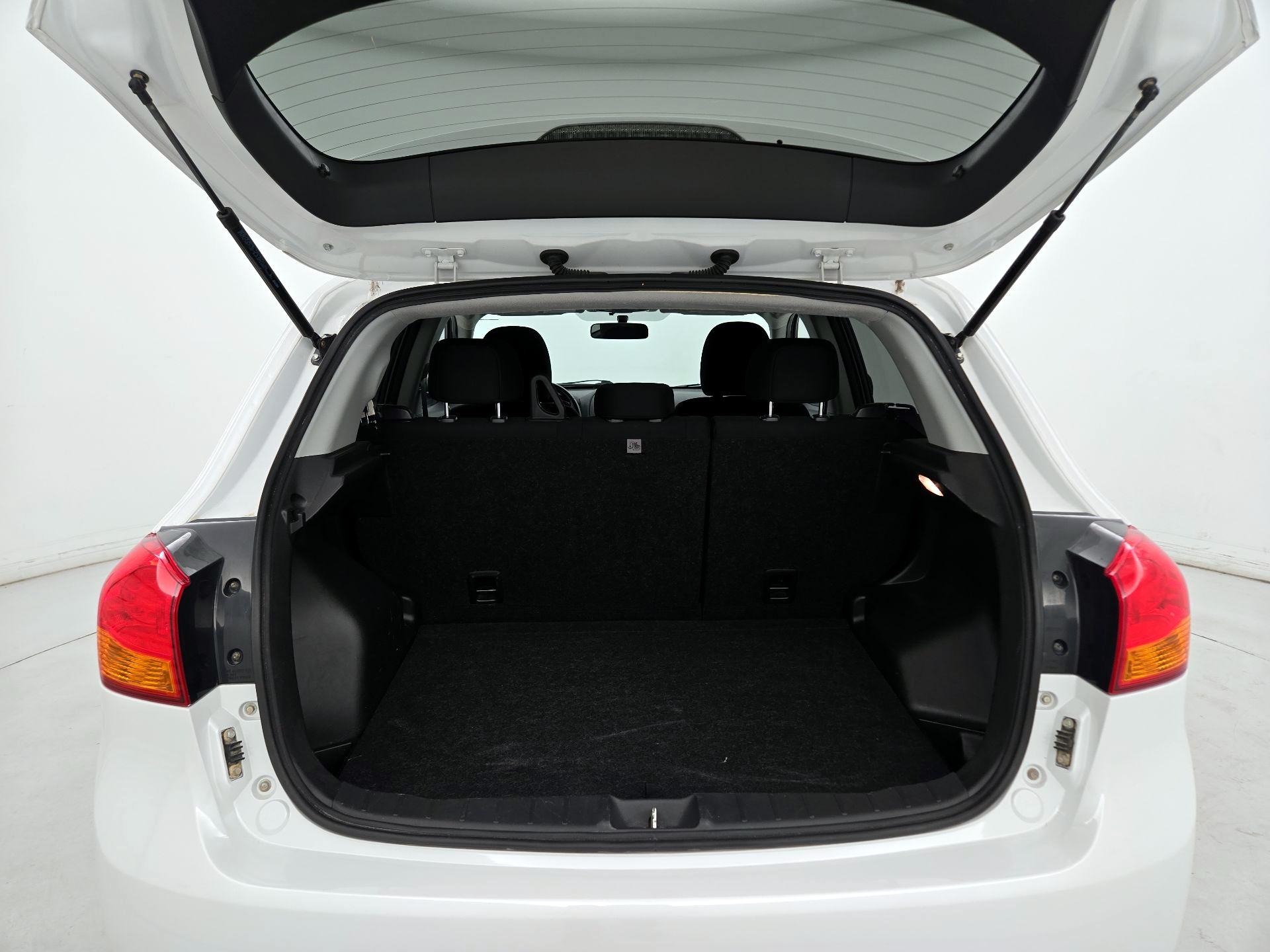 Thumbnail: 2016 Mitsubishi Outlander Sport - 19