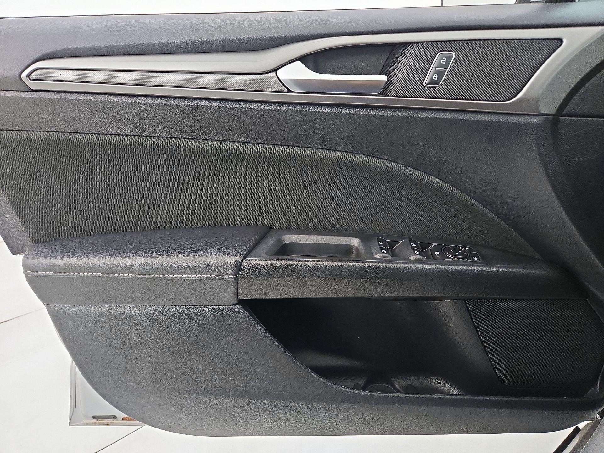 Thumbnail: 2018 Ford Fusion - 12