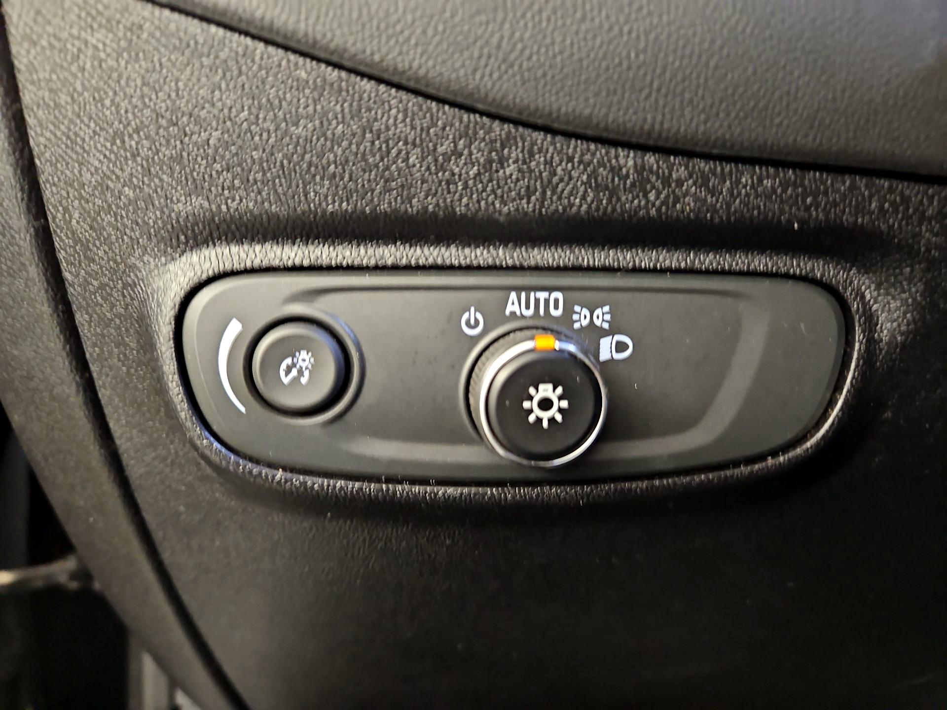 Thumbnail: 2019 Chevrolet Equinox - 13