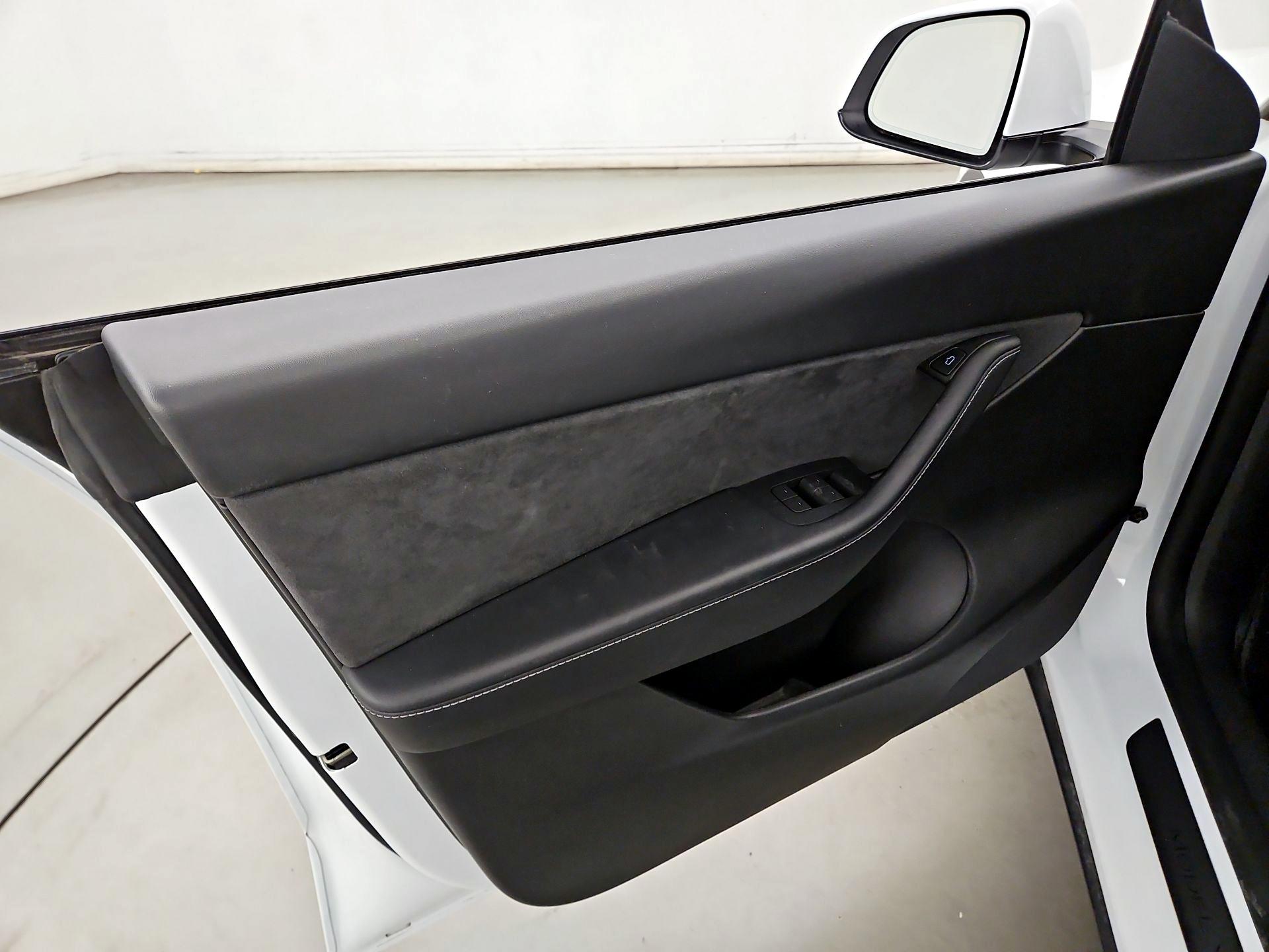 Thumbnail: 2022 Tesla Model Y - 12