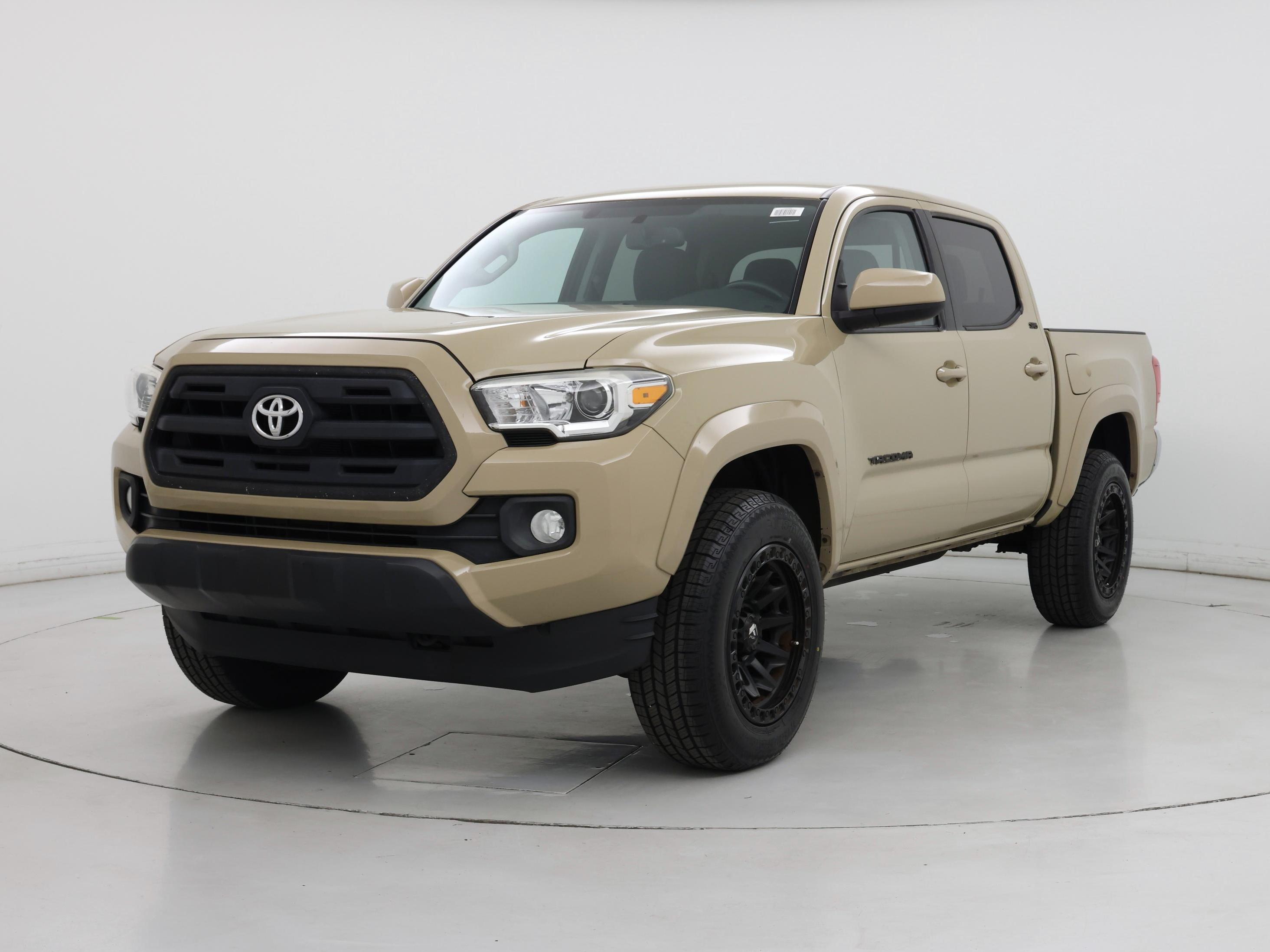 Thumbnail: 2017 Toyota Tacoma - 4