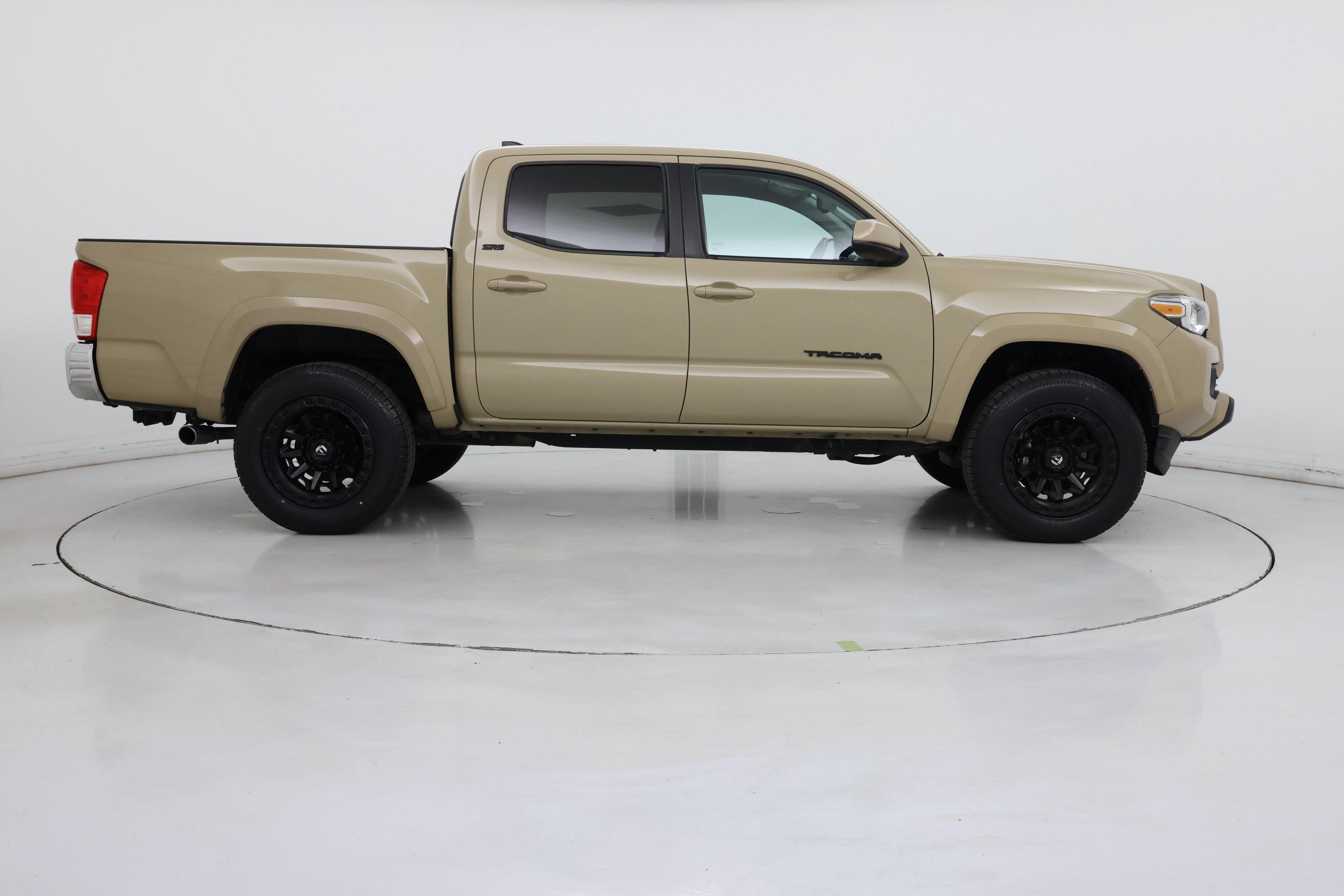Thumbnail: 2017 Toyota Tacoma - 7