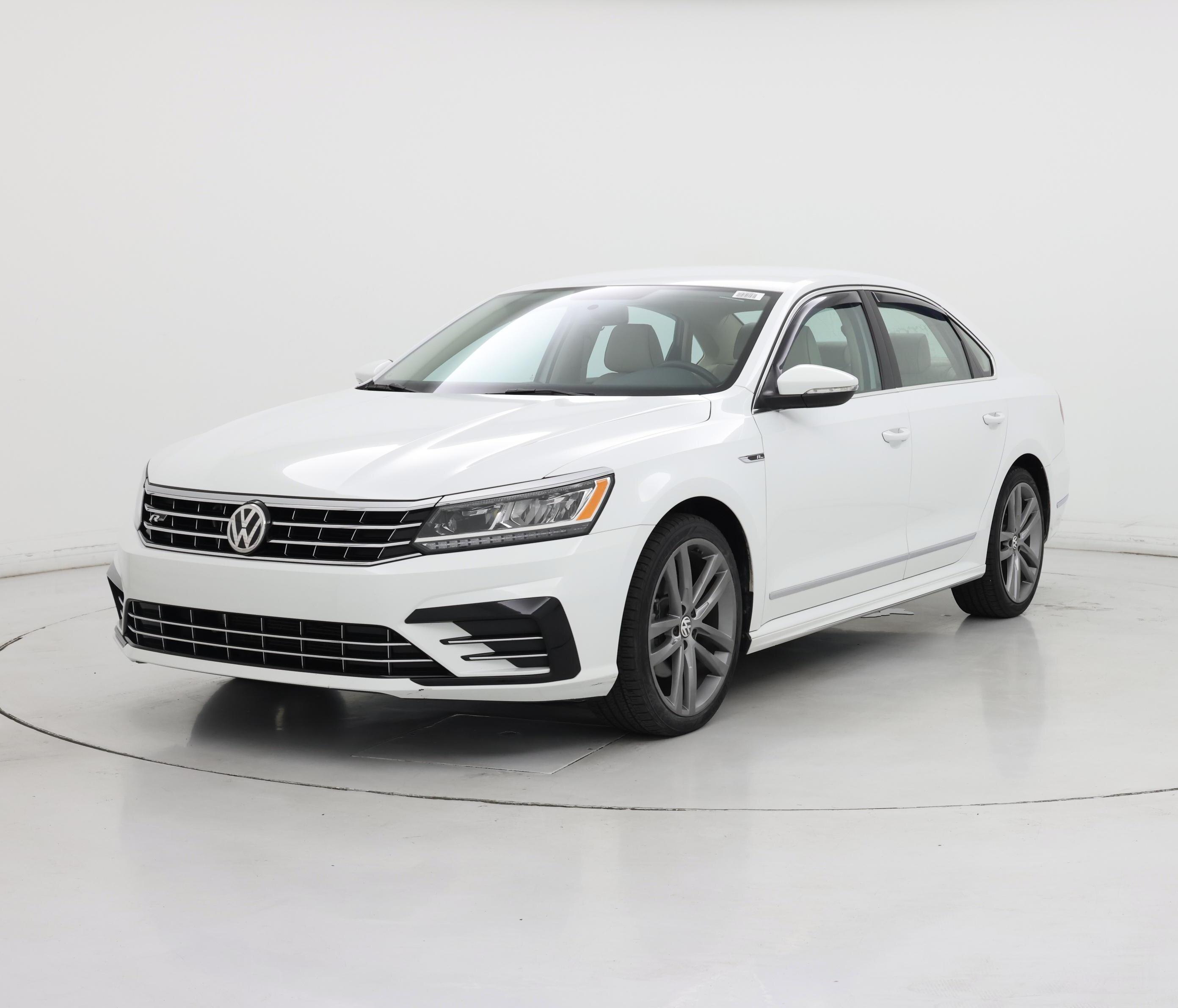 Thumbnail: 2017 Volkswagen Passat - 4