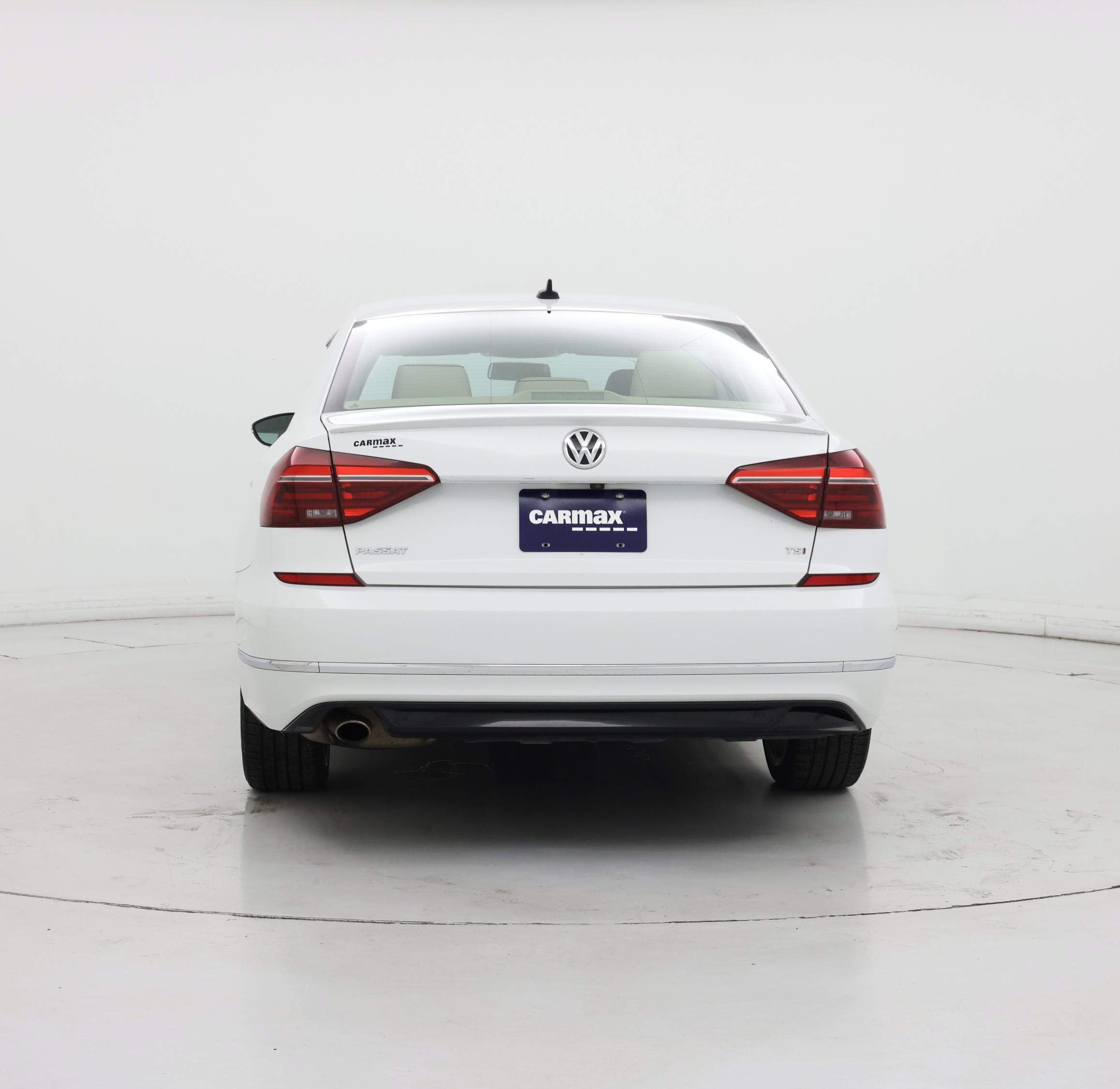 Thumbnail: 2017 Volkswagen Passat - 6