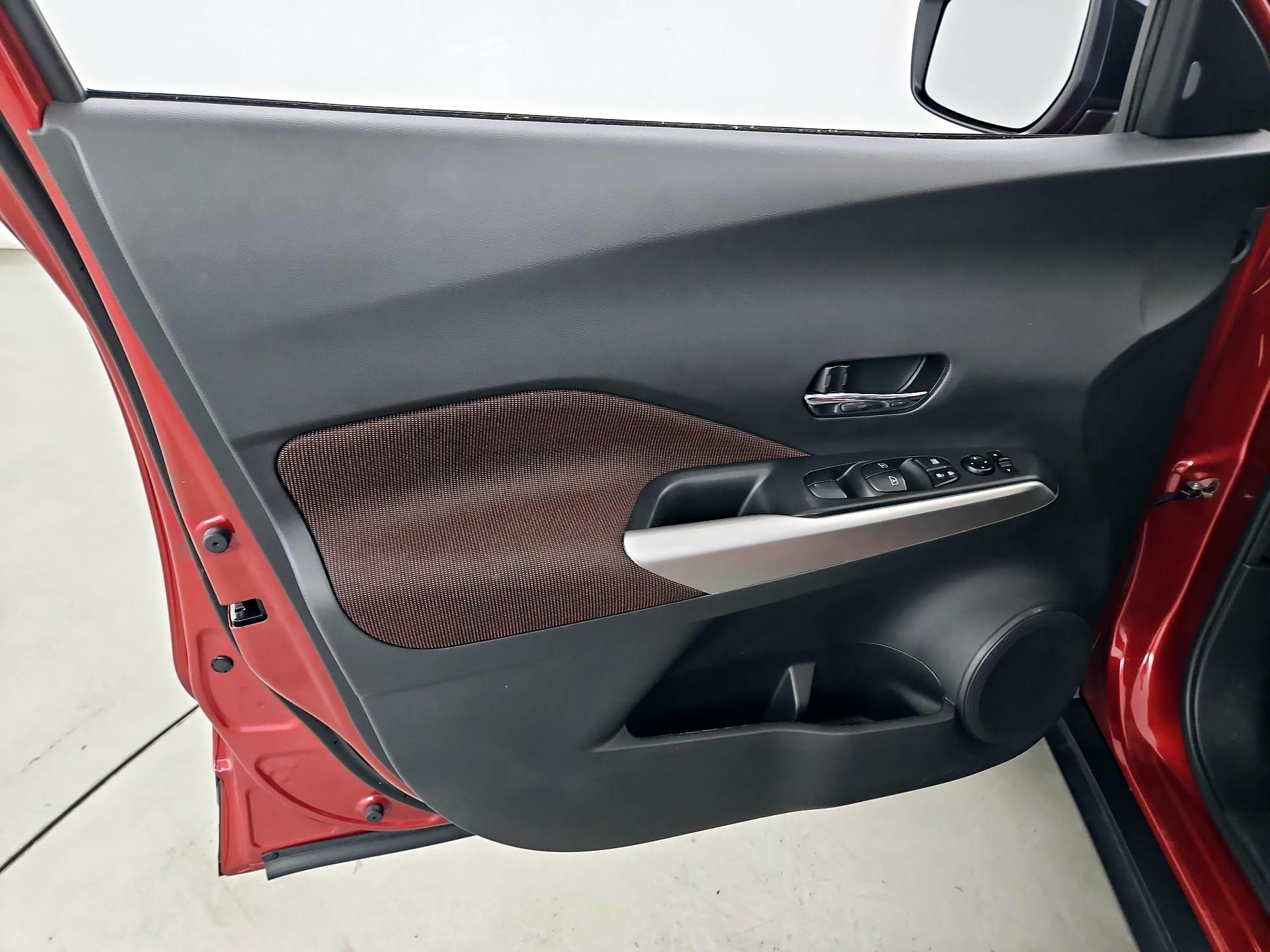 Thumbnail: 2020 Nissan Kicks - 12