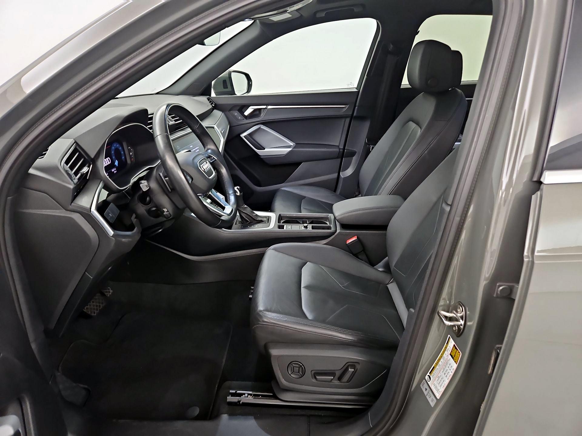 Thumbnail: 2022 Audi Q3 - 11