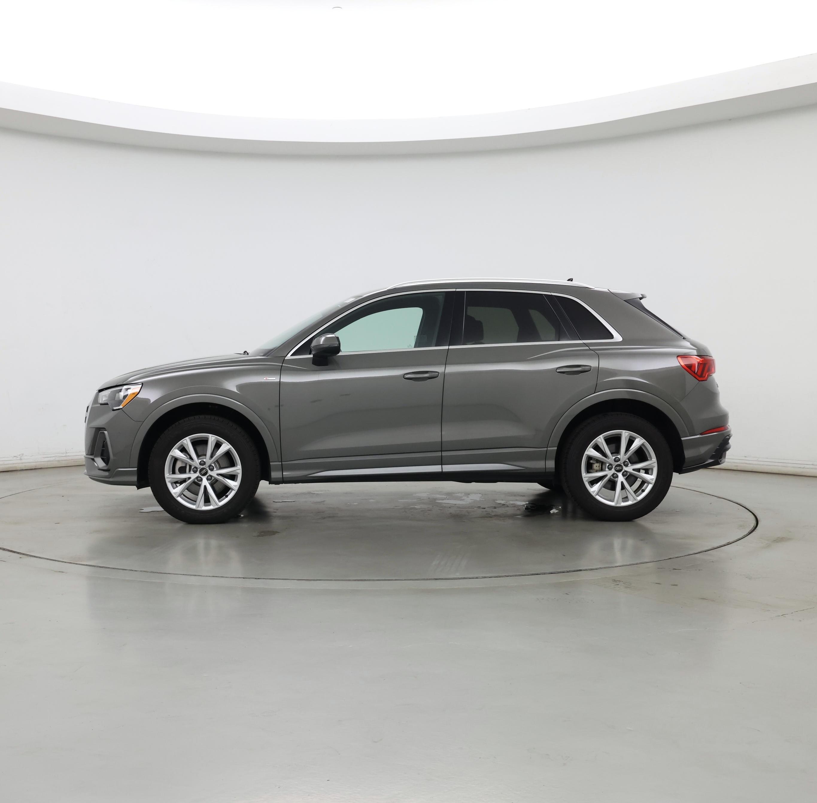 Thumbnail: 2022 Audi Q3 - 3