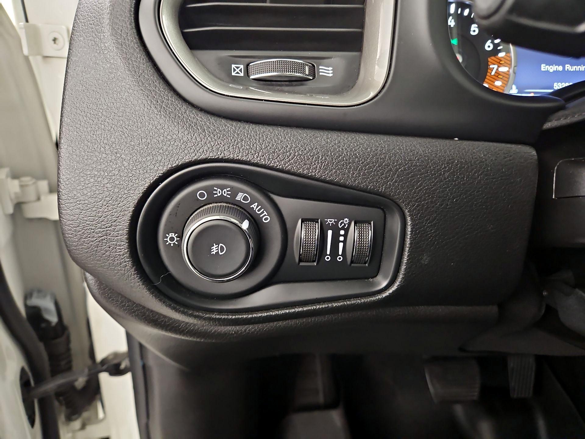Thumbnail: 2019 Jeep Renegade - 13
