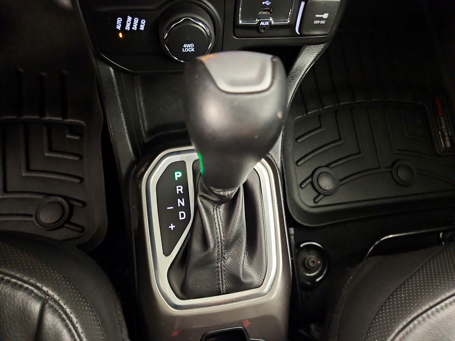 Thumbnail: 2019 Jeep Renegade - 17