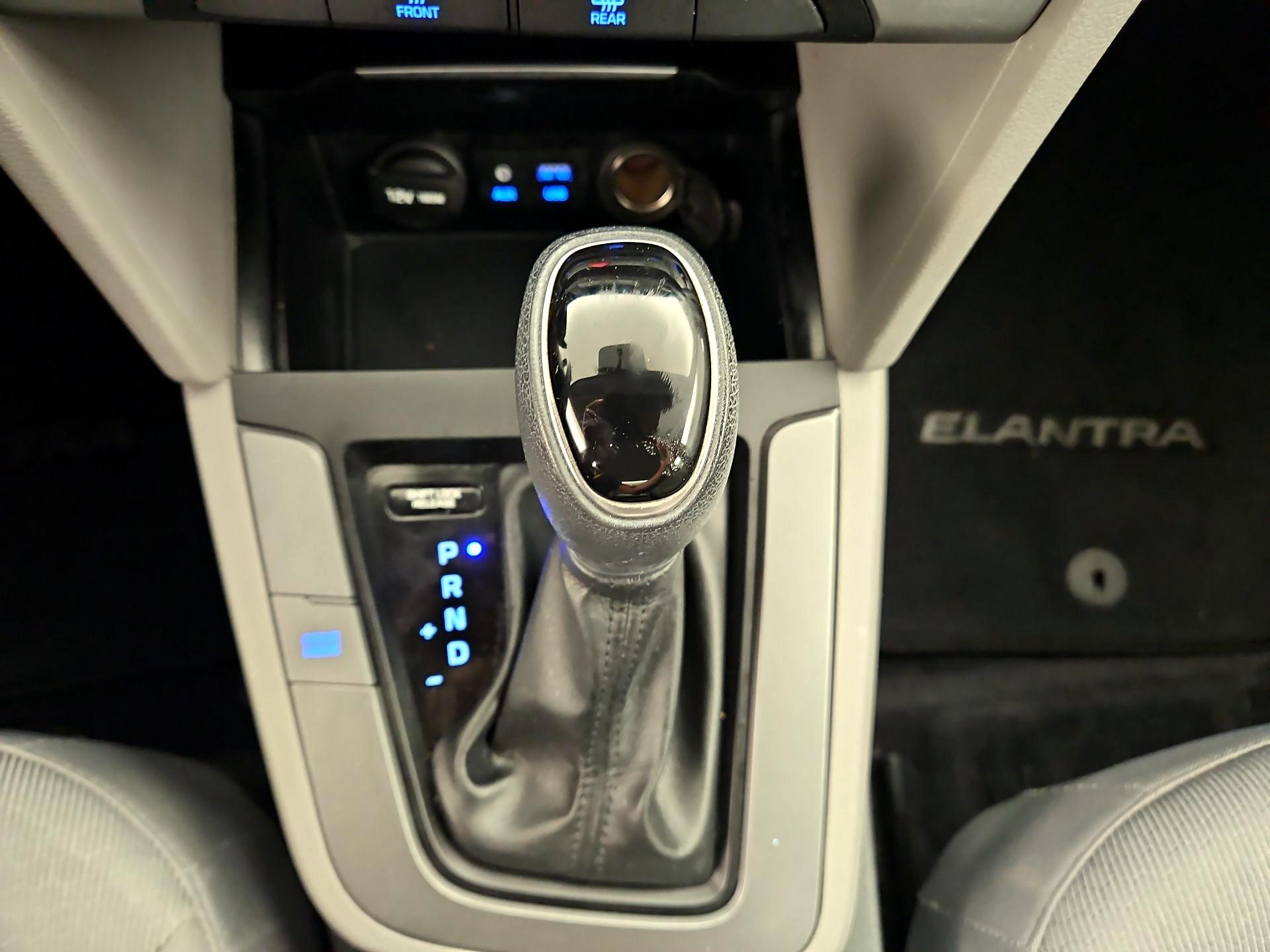 Thumbnail: 2017 Hyundai Elantra - 17