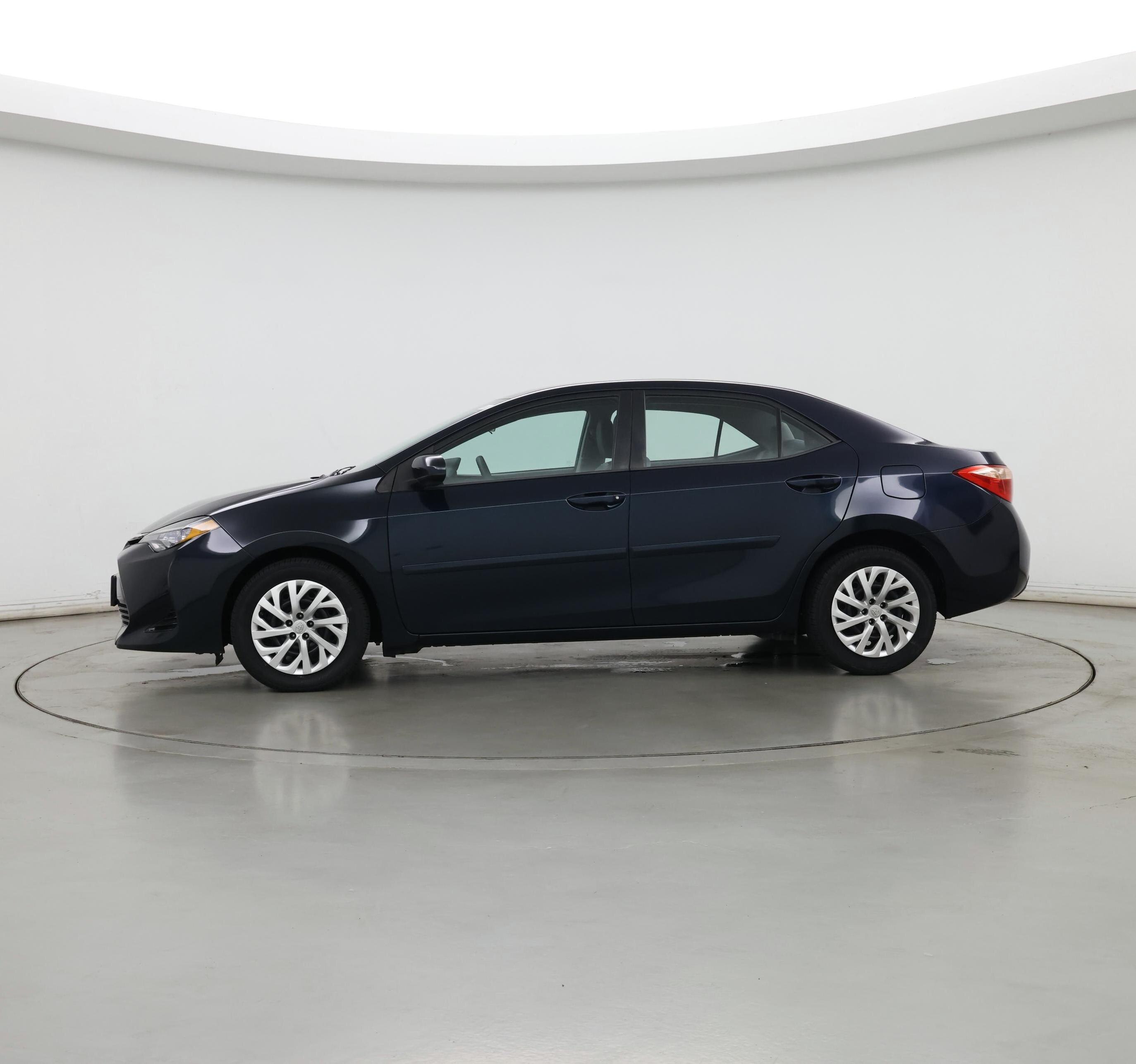 Thumbnail: 2017 Toyota Corolla - 3