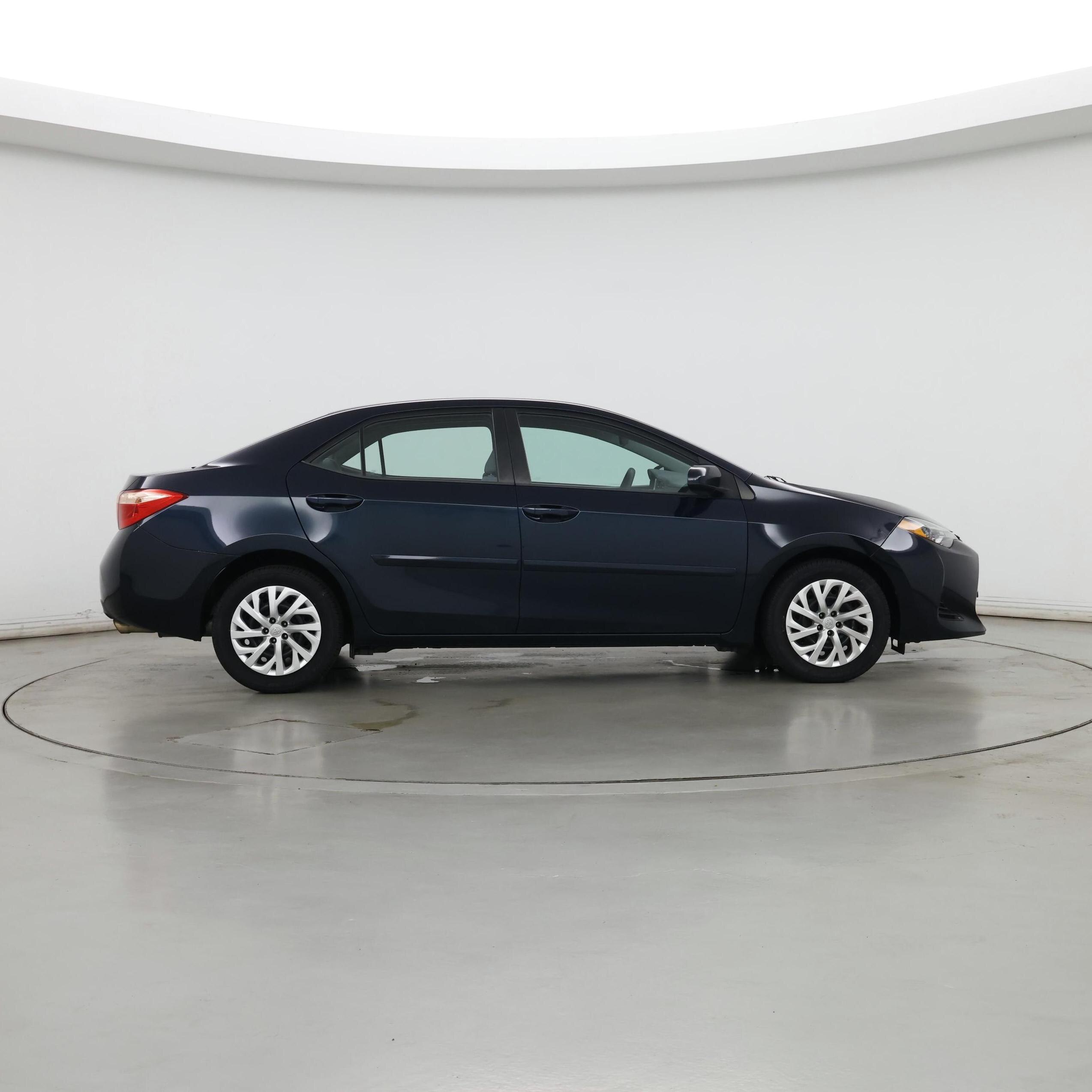 Thumbnail: 2017 Toyota Corolla - 7