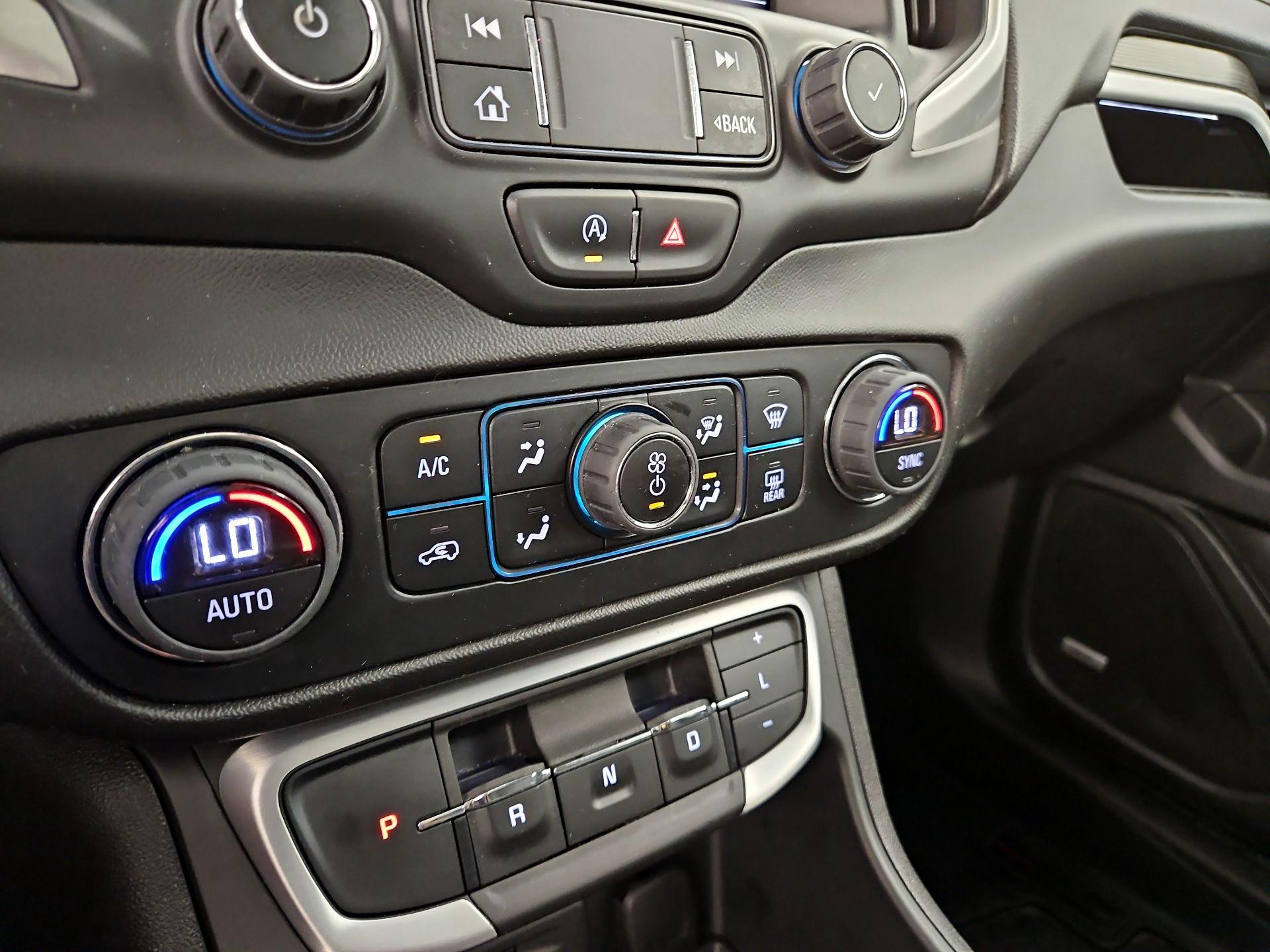 Thumbnail: 2022 GMC Terrain - 17