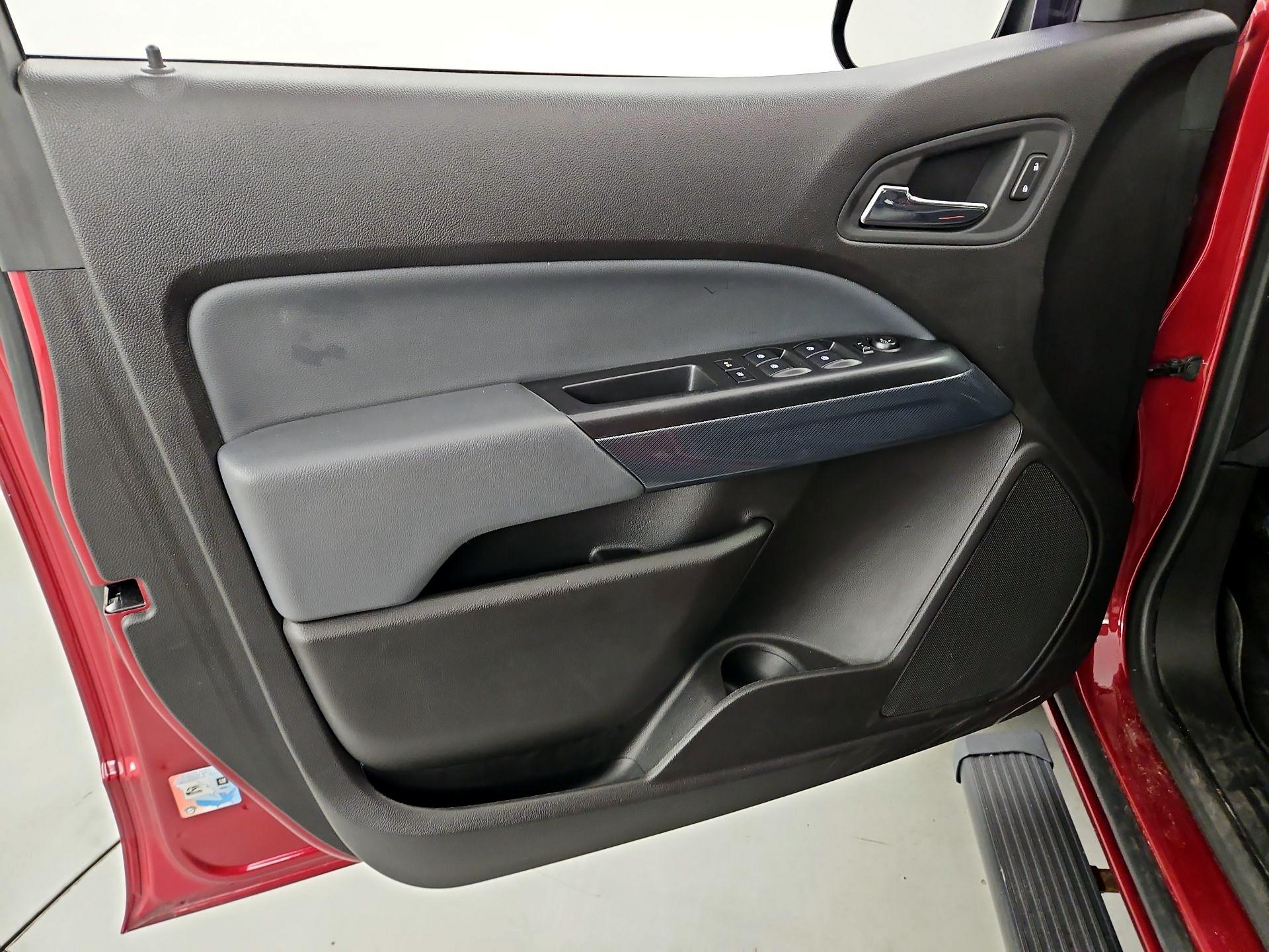 Thumbnail: 2019 Chevrolet Colorado - 12