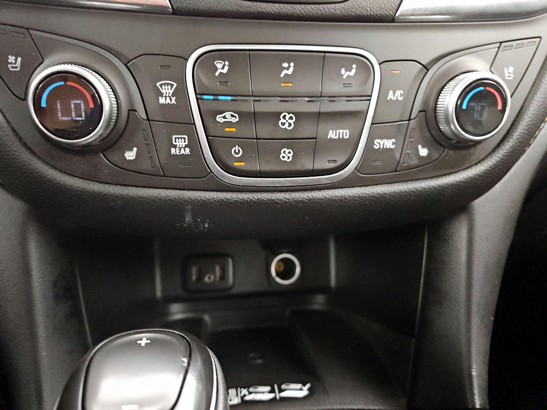 Thumbnail: 2018 Chevrolet Equinox - 16