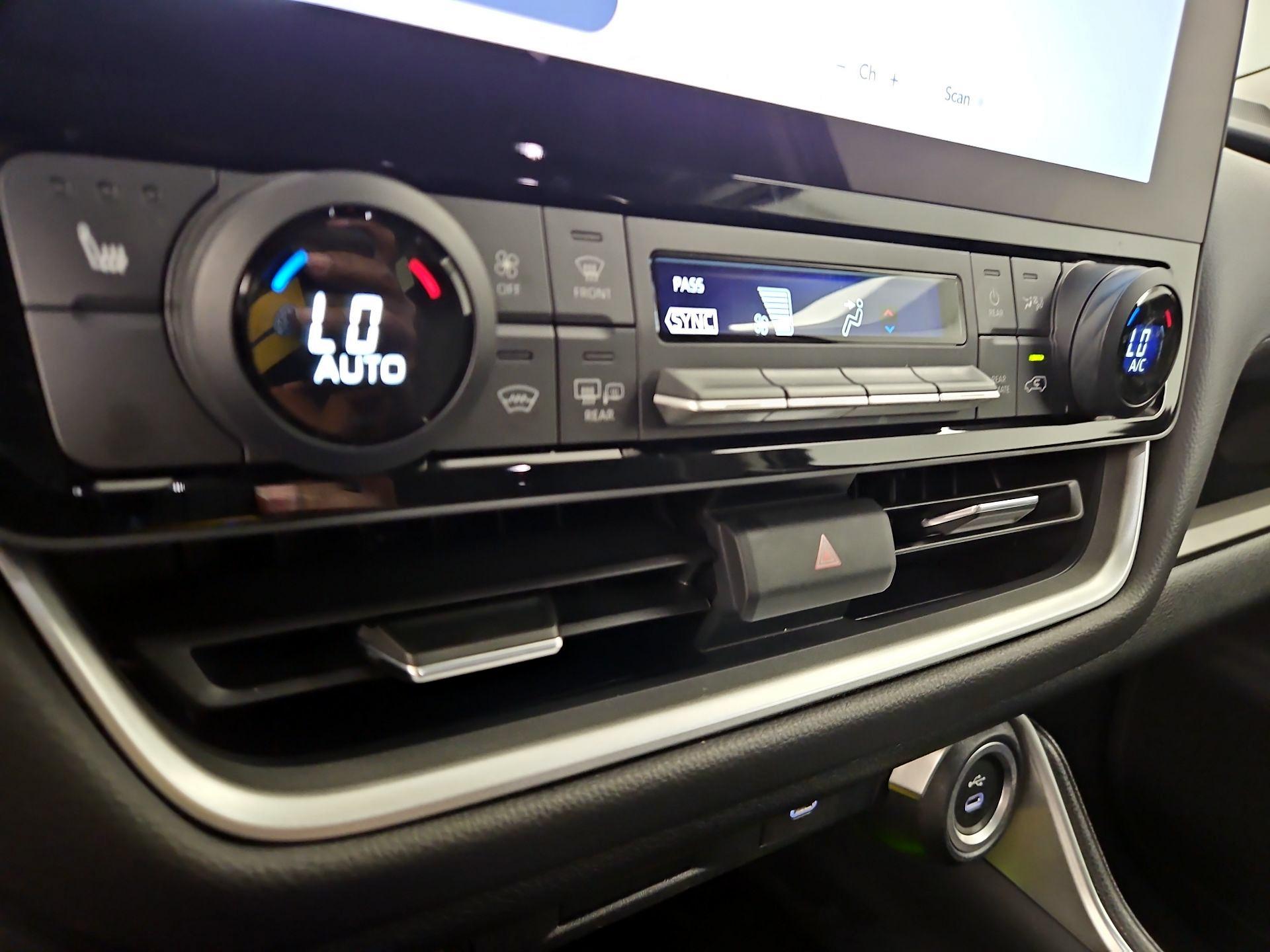 Thumbnail: 2024 Toyota Grand Highlander - 16