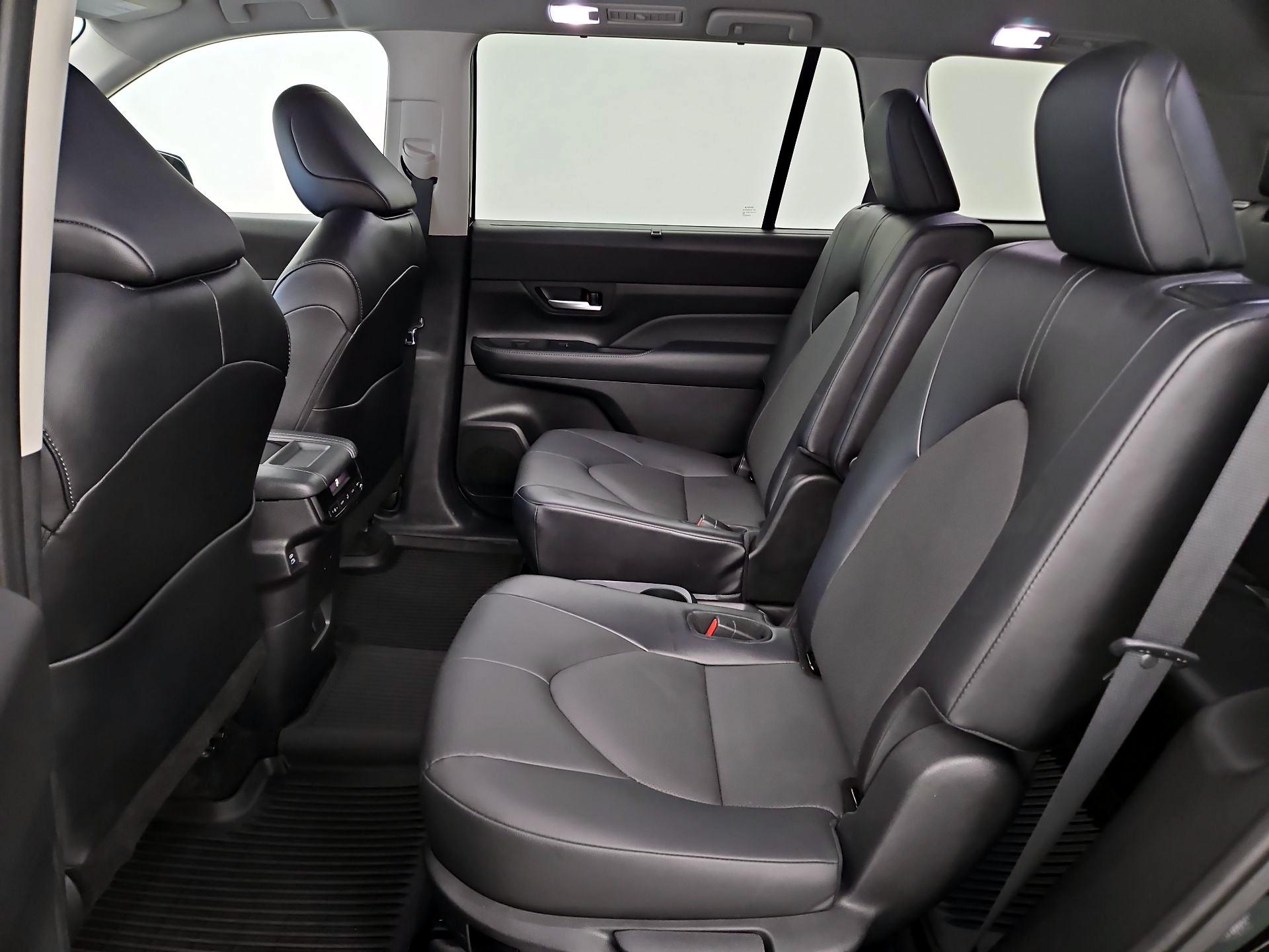 Thumbnail: 2024 Toyota Grand Highlander - 19