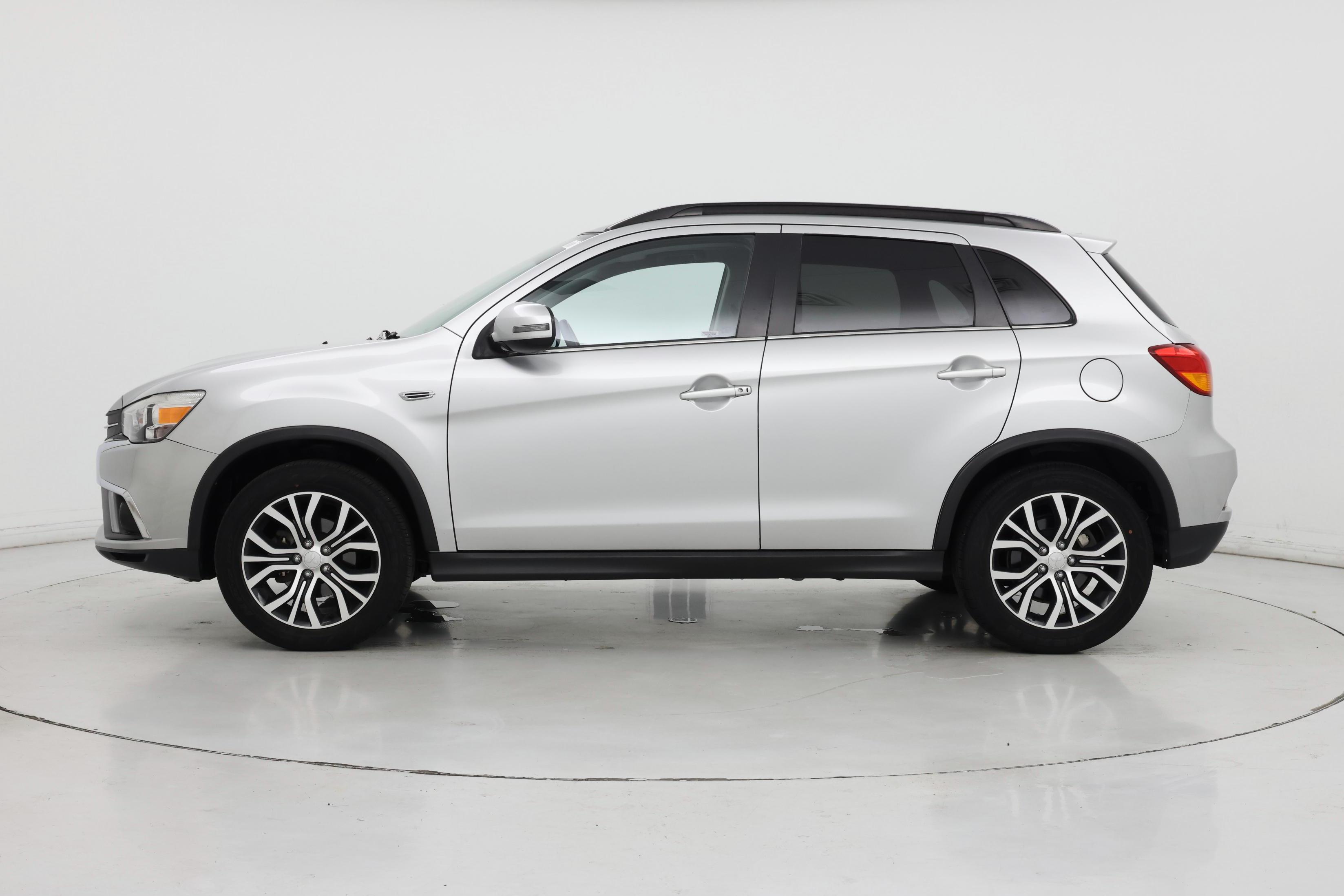 Thumbnail: 2018 Mitsubishi Outlander Sport - 3