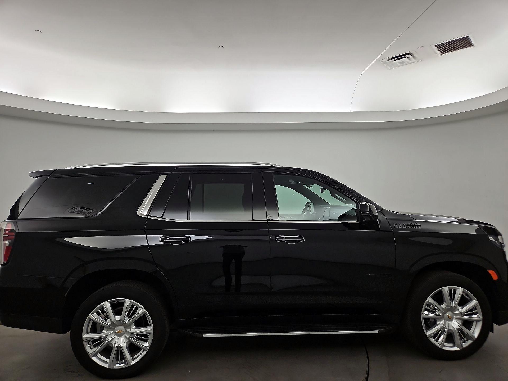 Thumbnail: 2022 Chevrolet Tahoe - 4