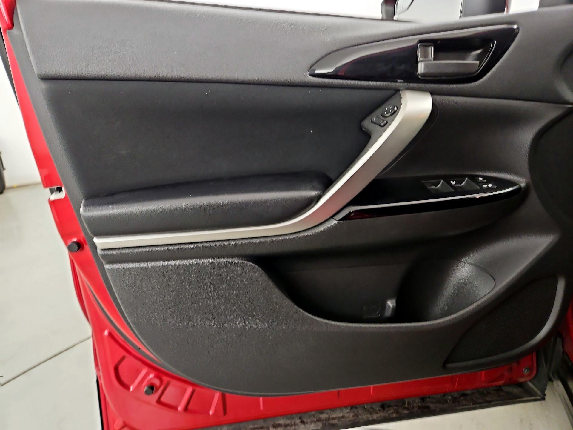 Thumbnail: 2022 Mitsubishi Eclipse Cross - 12
