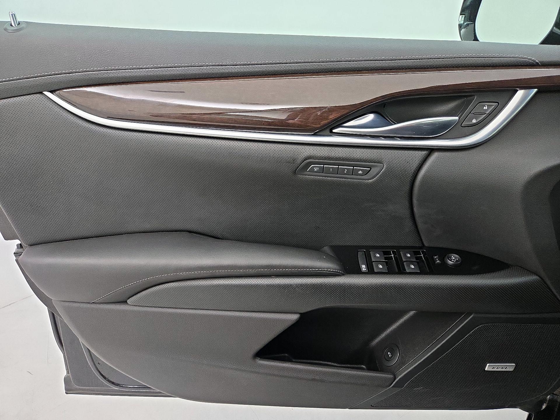 Thumbnail: 2015 Cadillac XTS - 12
