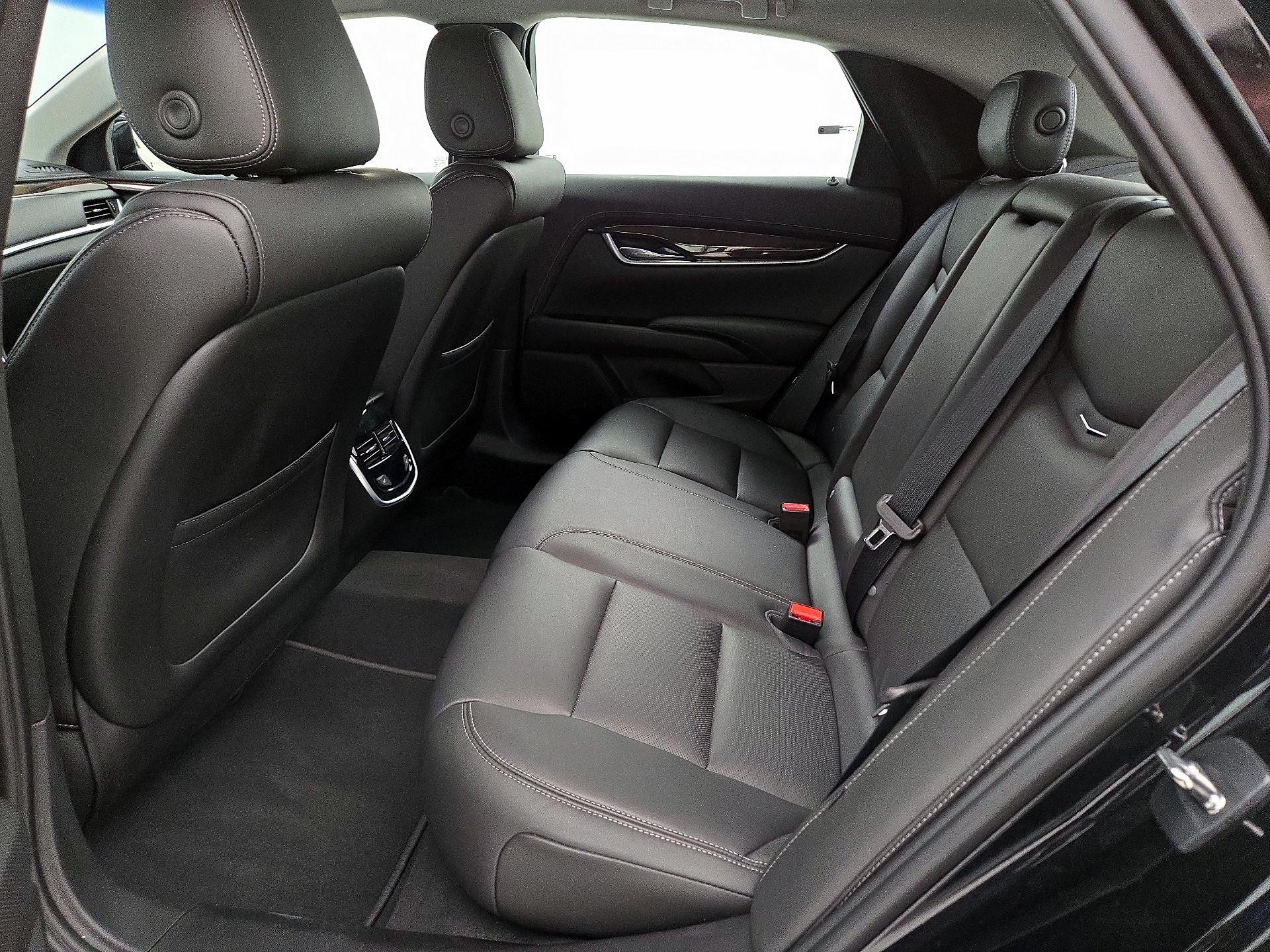 Thumbnail: 2015 Cadillac XTS - 20