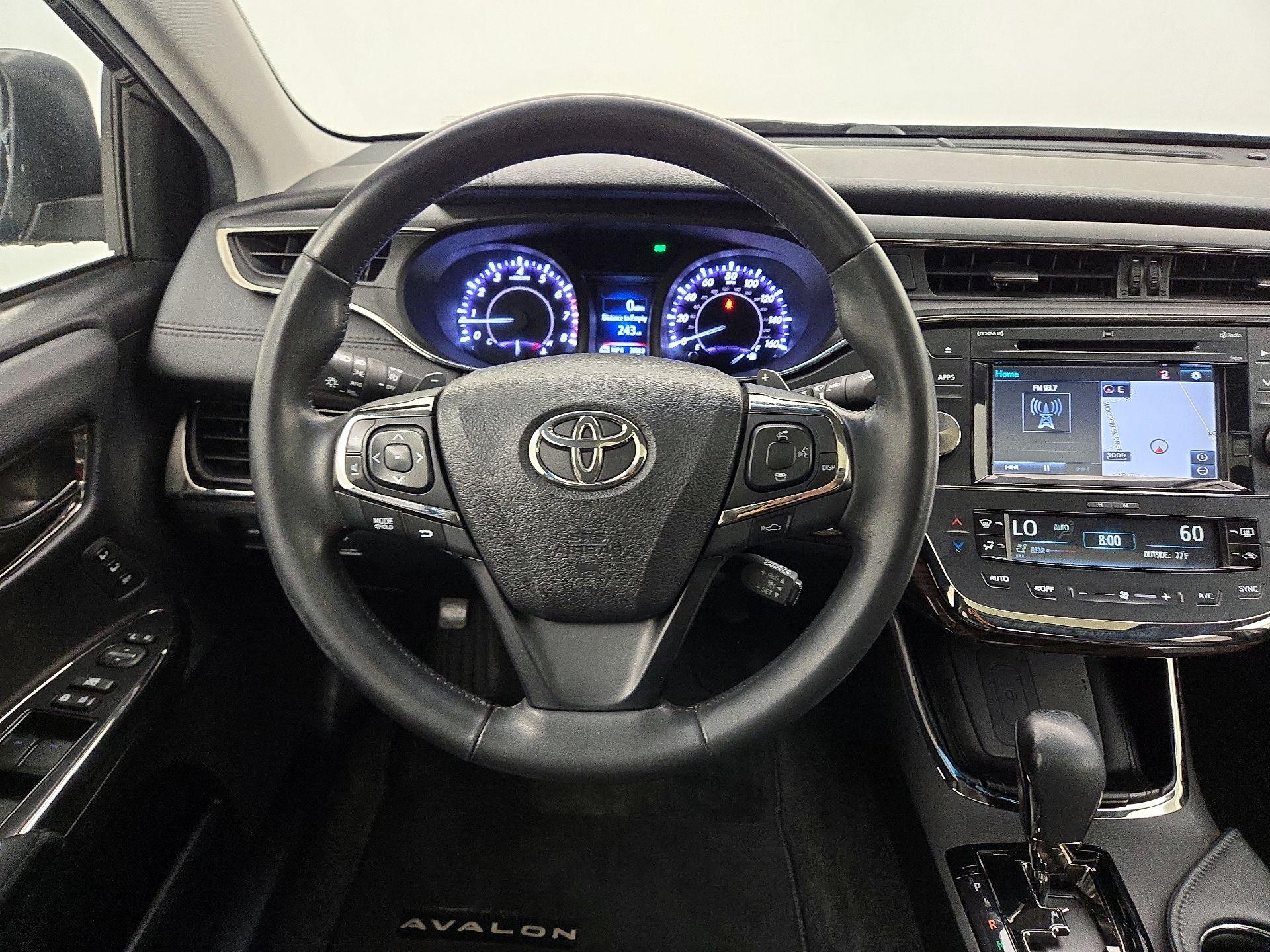 Thumbnail: 2015 Toyota Avalon - 10