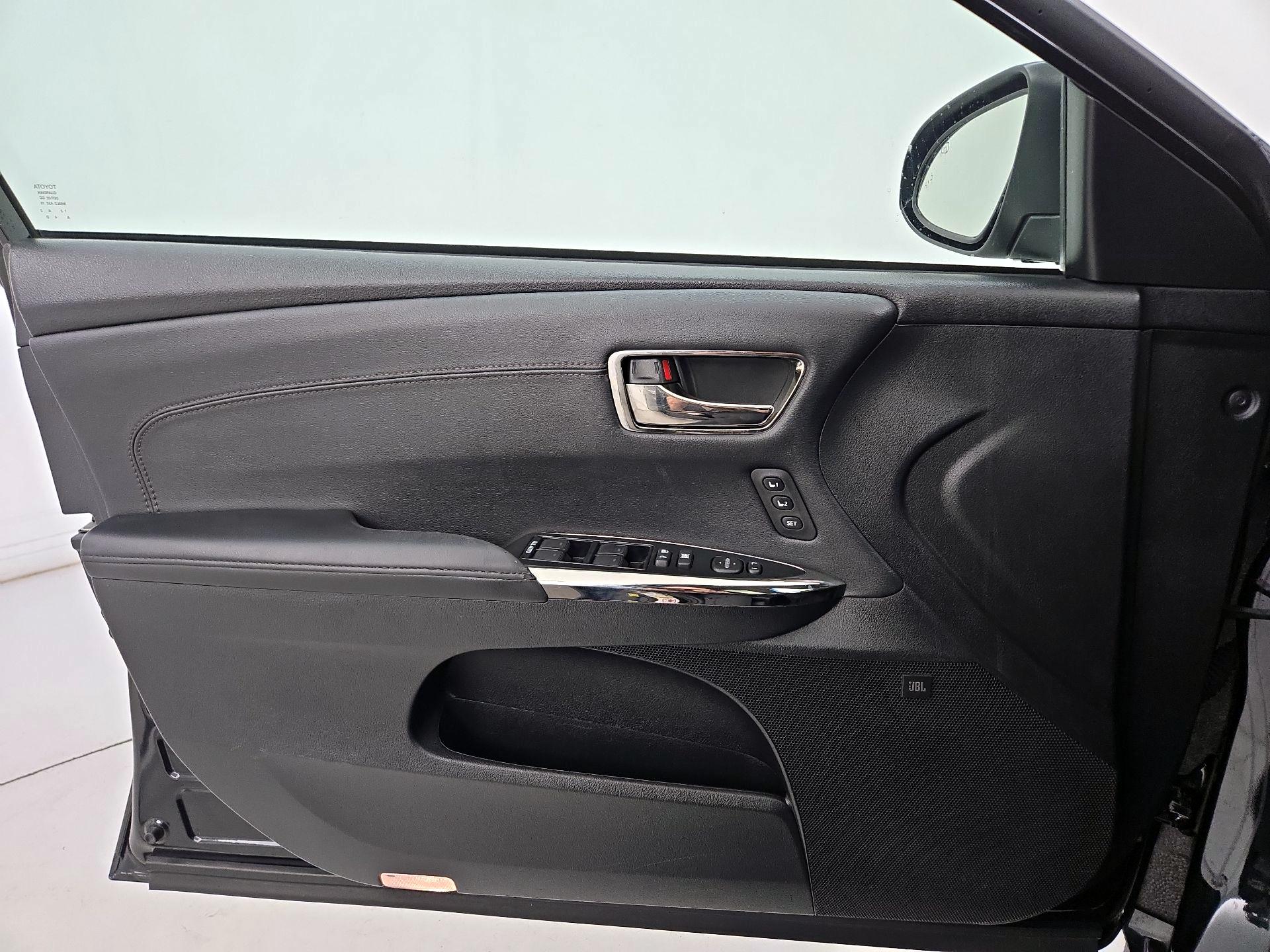 Thumbnail: 2015 Toyota Avalon - 12