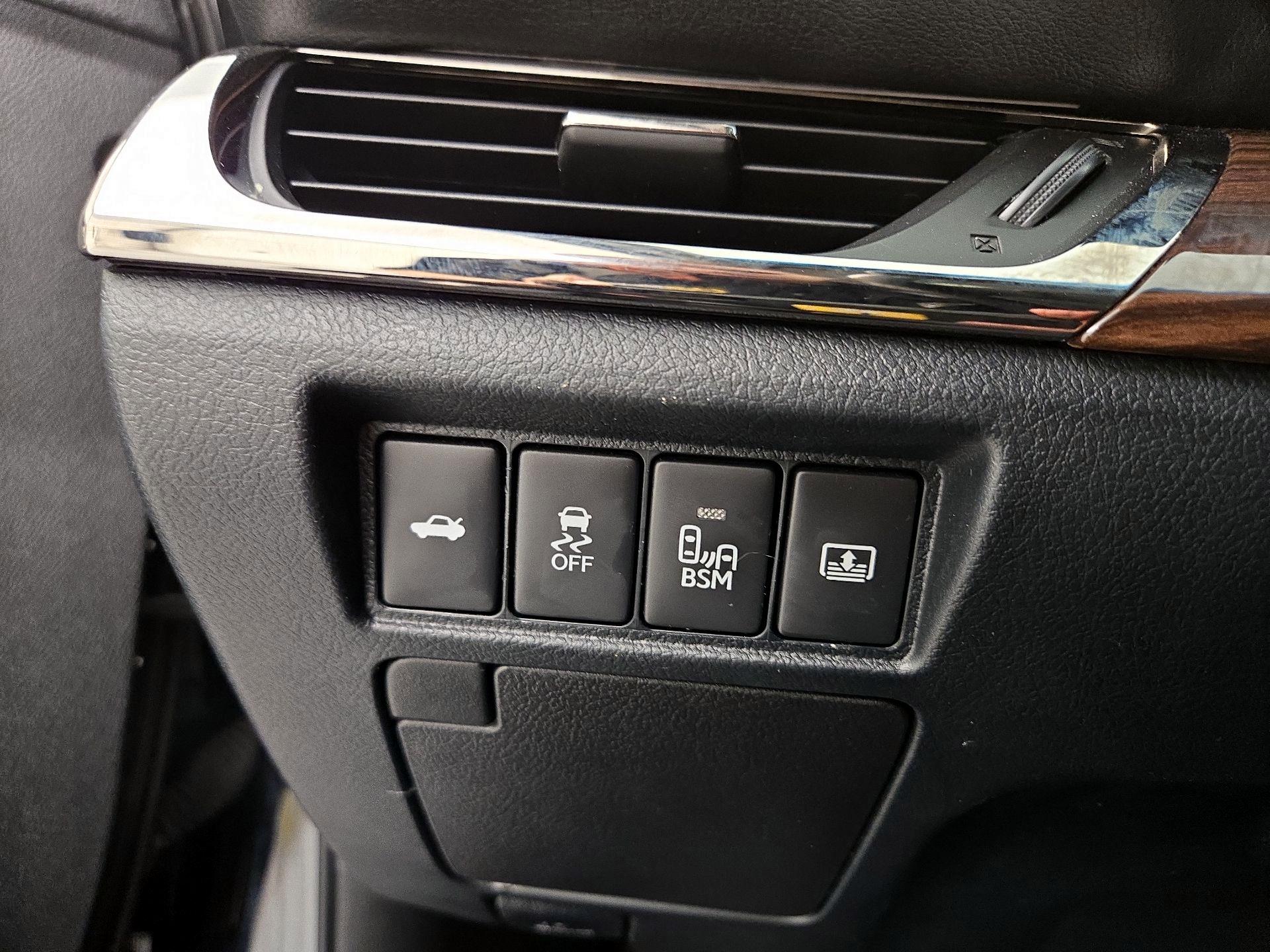Thumbnail: 2015 Toyota Avalon - 13
