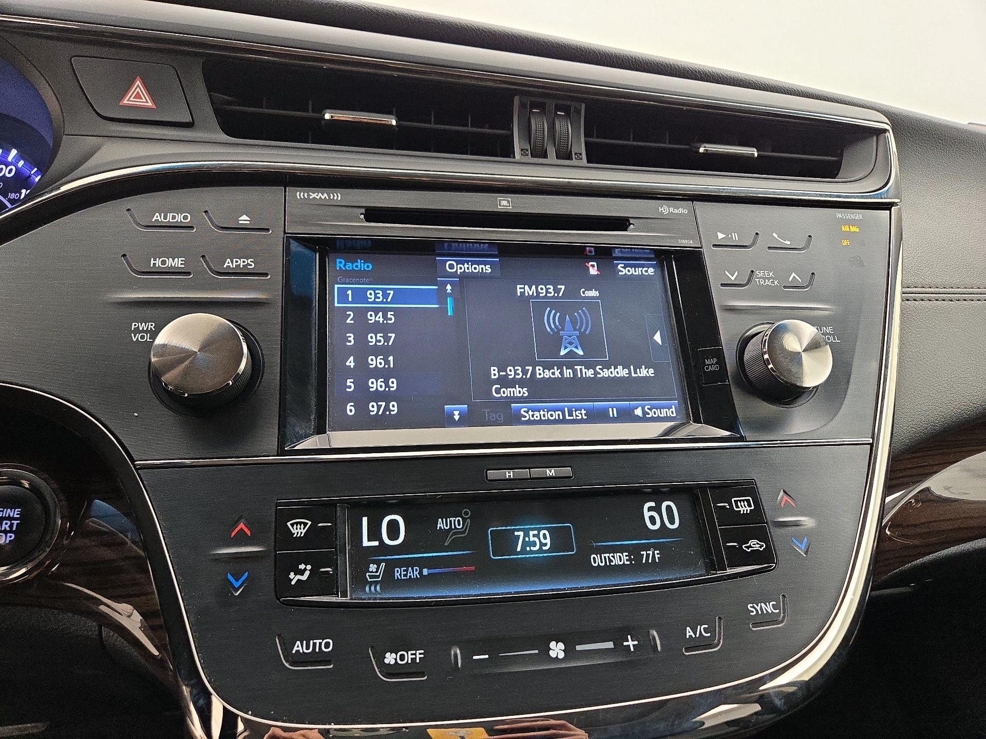 Thumbnail: 2015 Toyota Avalon - 16