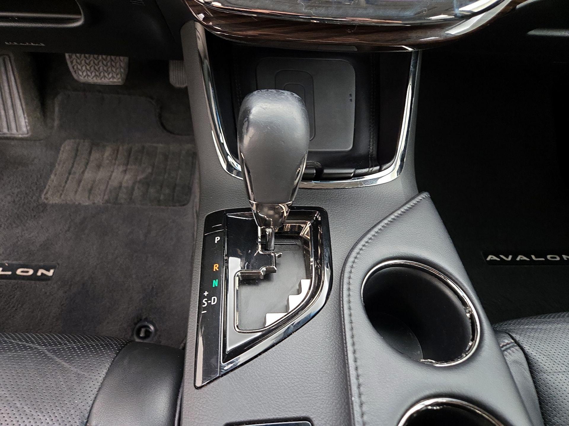 Thumbnail: 2015 Toyota Avalon - 18