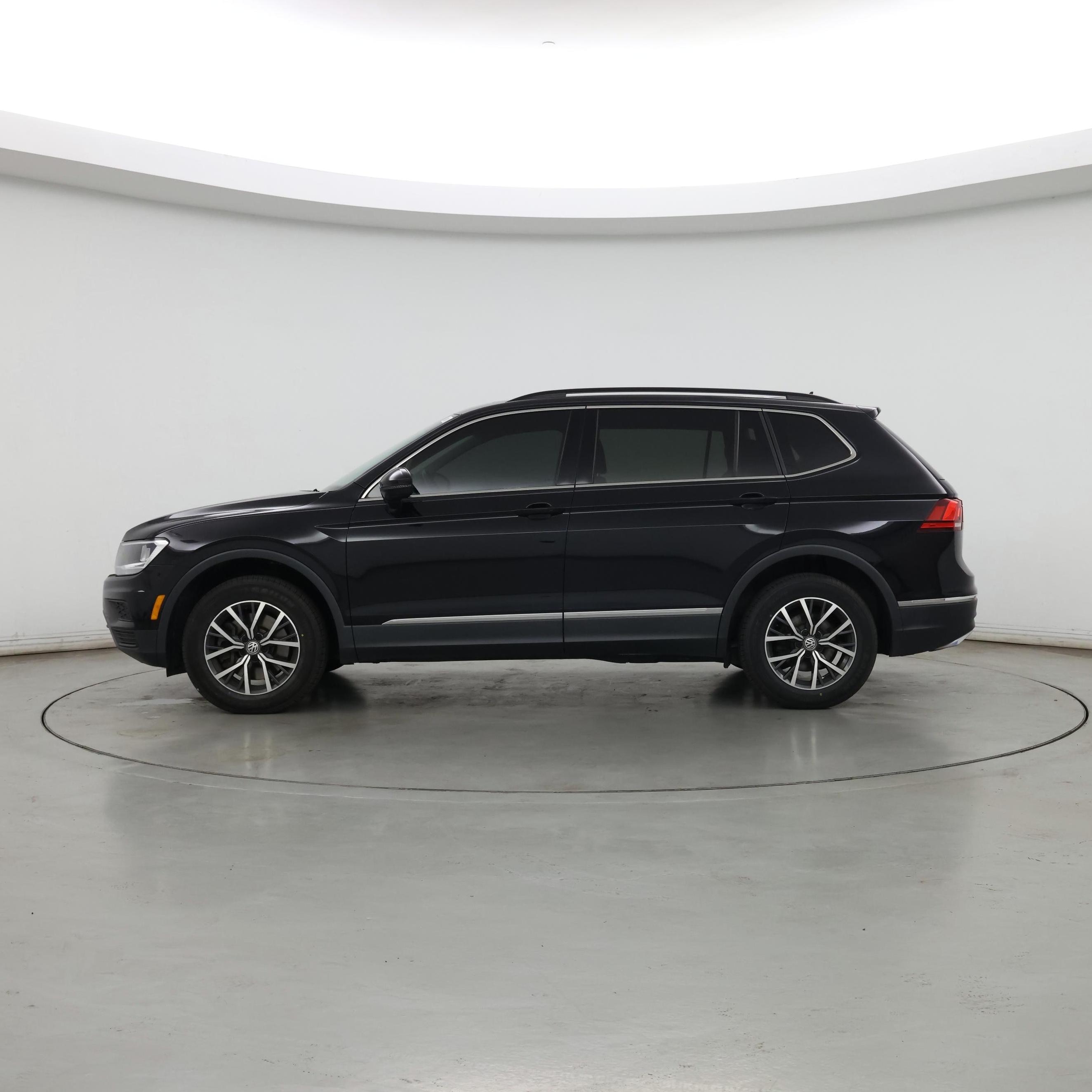 Thumbnail: 2020 Volkswagen Tiguan - 3