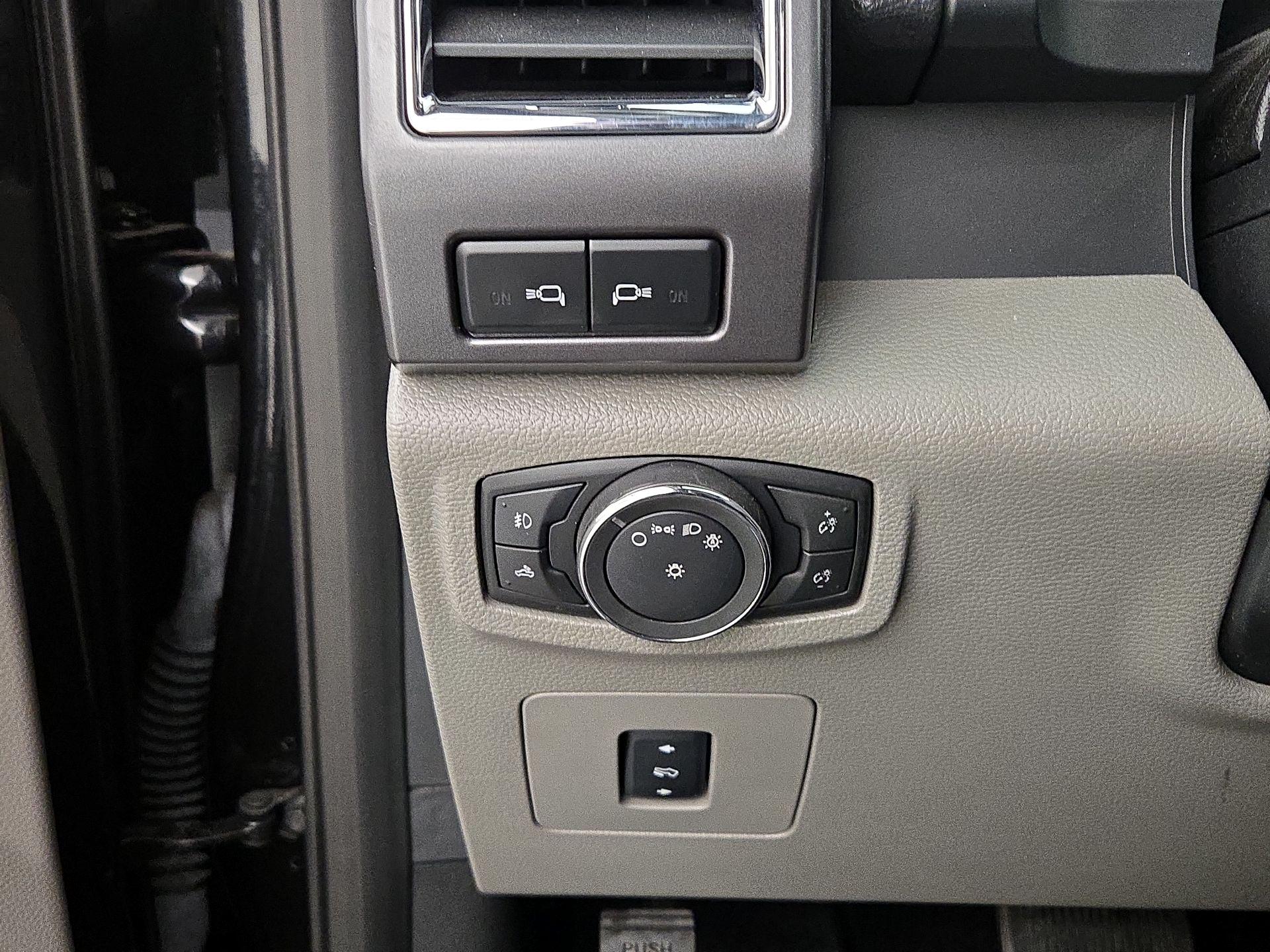 Thumbnail: 2015 Ford F-150 - 13