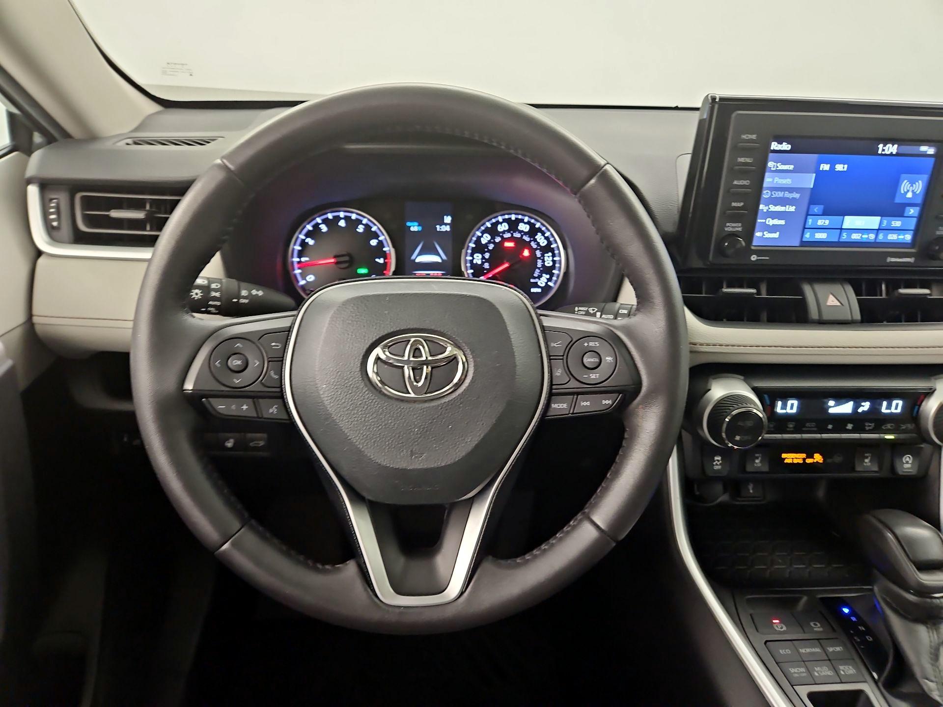 Thumbnail: 2021 Toyota RAV4 - 10