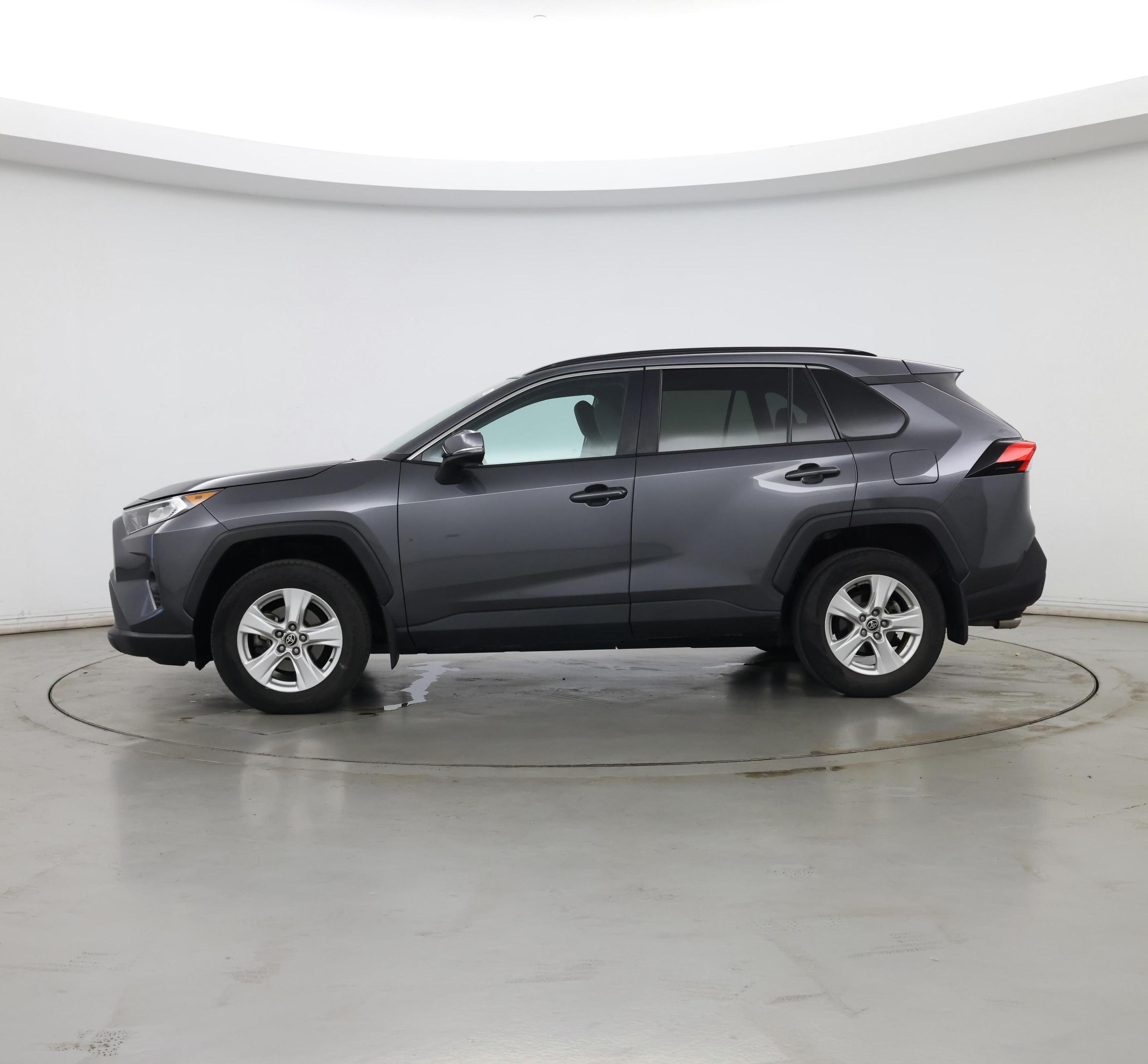 Thumbnail: 2021 Toyota RAV4 - 3