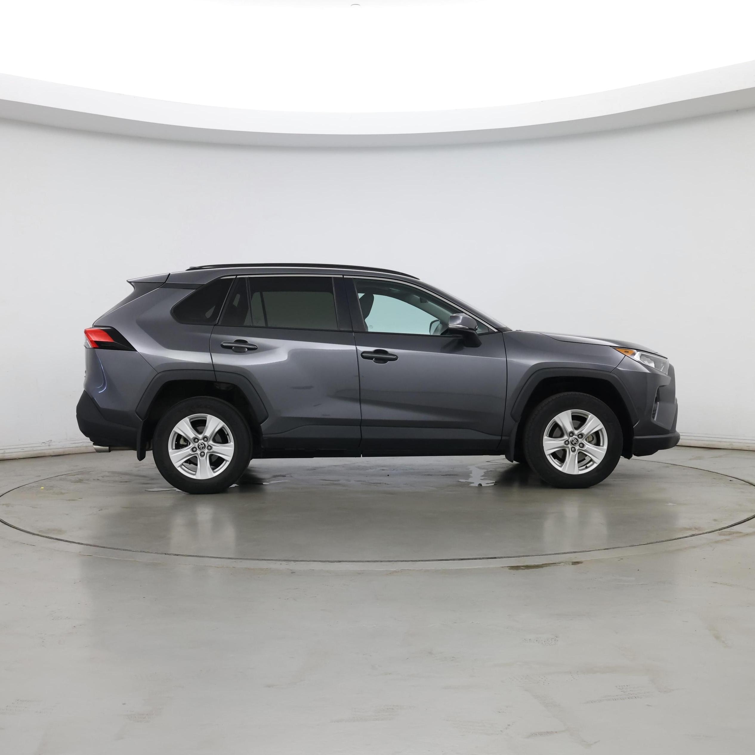 Thumbnail: 2021 Toyota RAV4 - 7