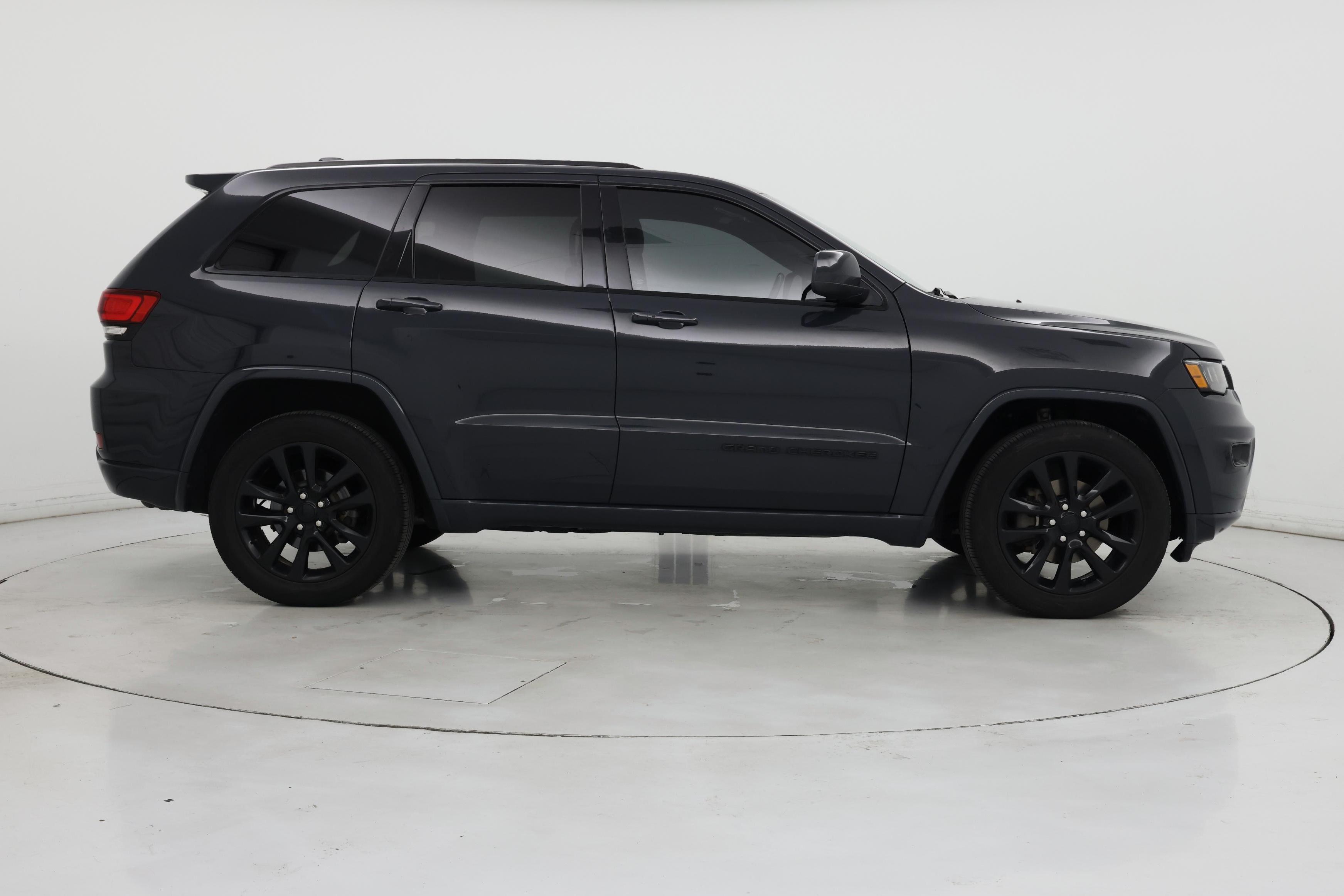 Thumbnail: 2018 Jeep Grand Cherokee - 7