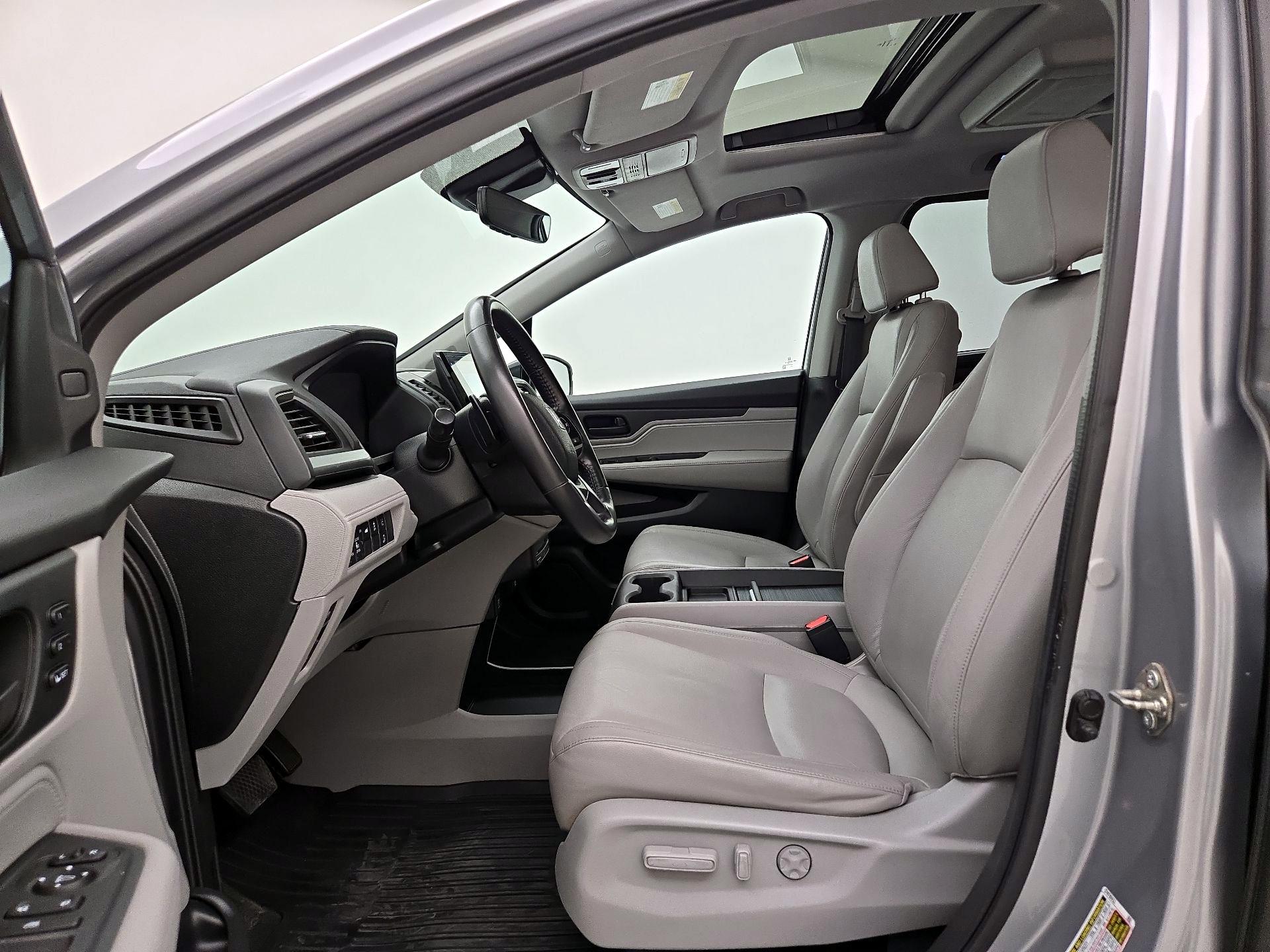 Thumbnail: 2018 Honda Odyssey - 11