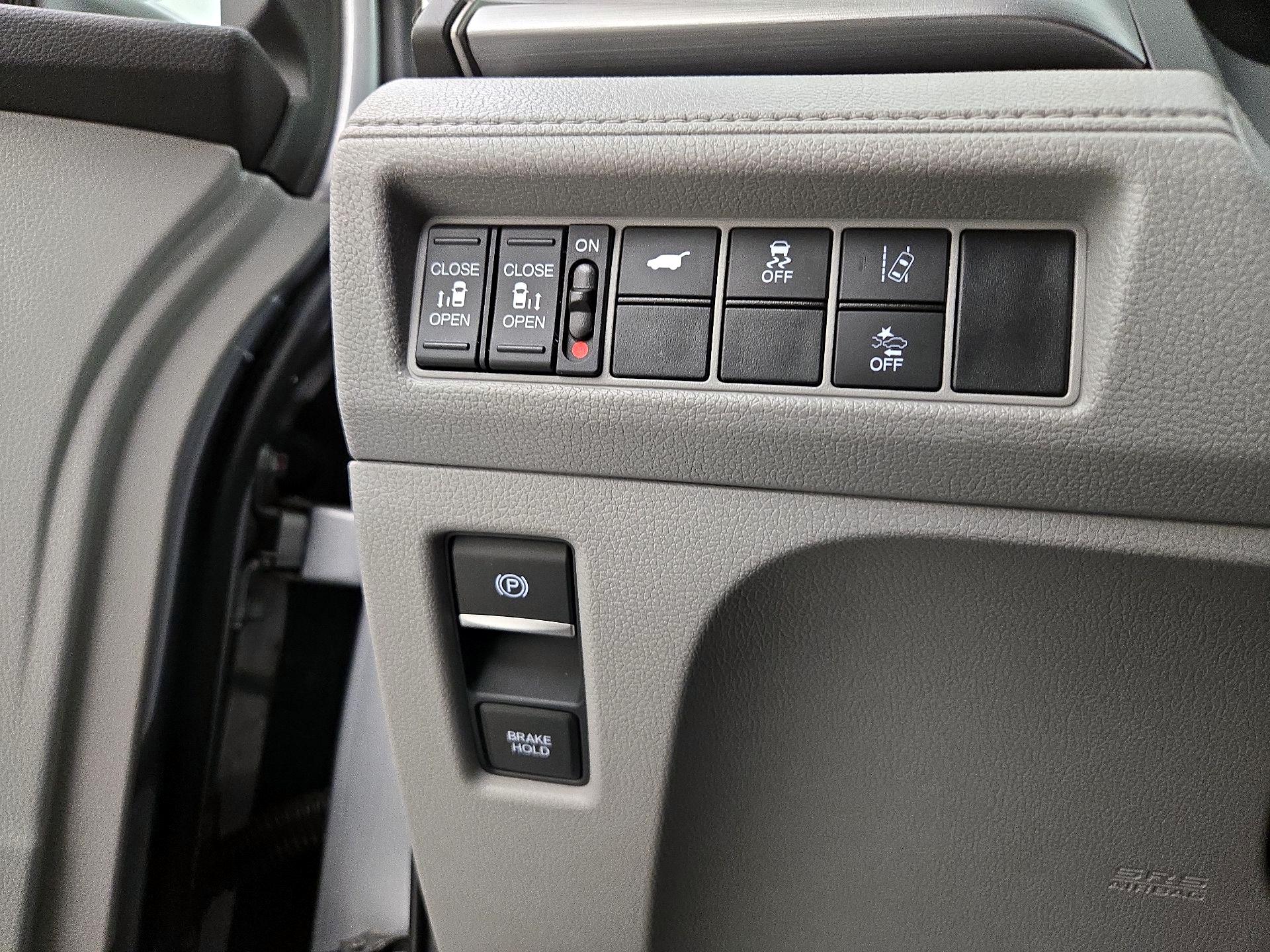 Thumbnail: 2018 Honda Odyssey - 13